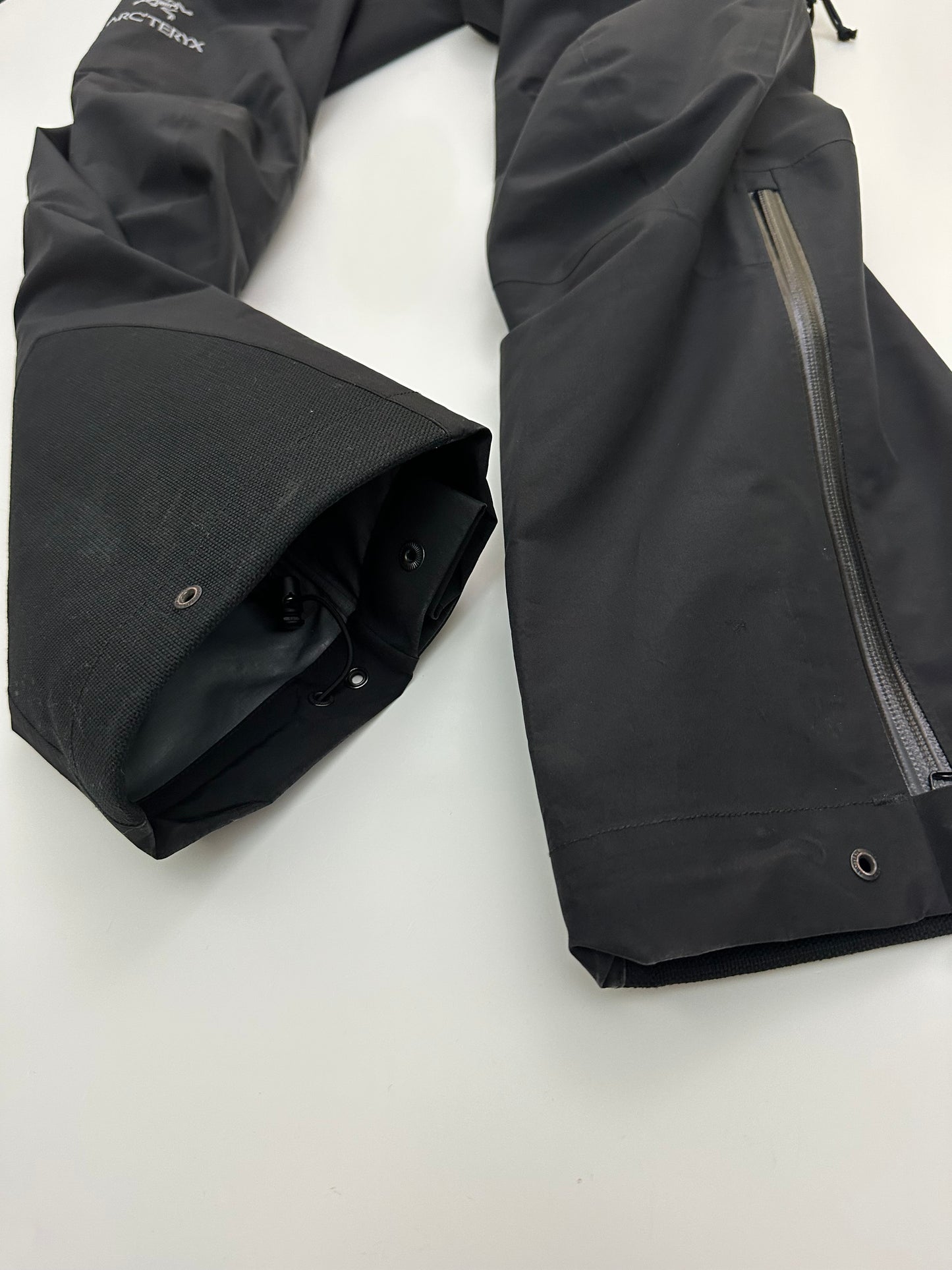 Arc'teryx Alpha SV Bib Men’s S Small Black Gore-Tex Pro