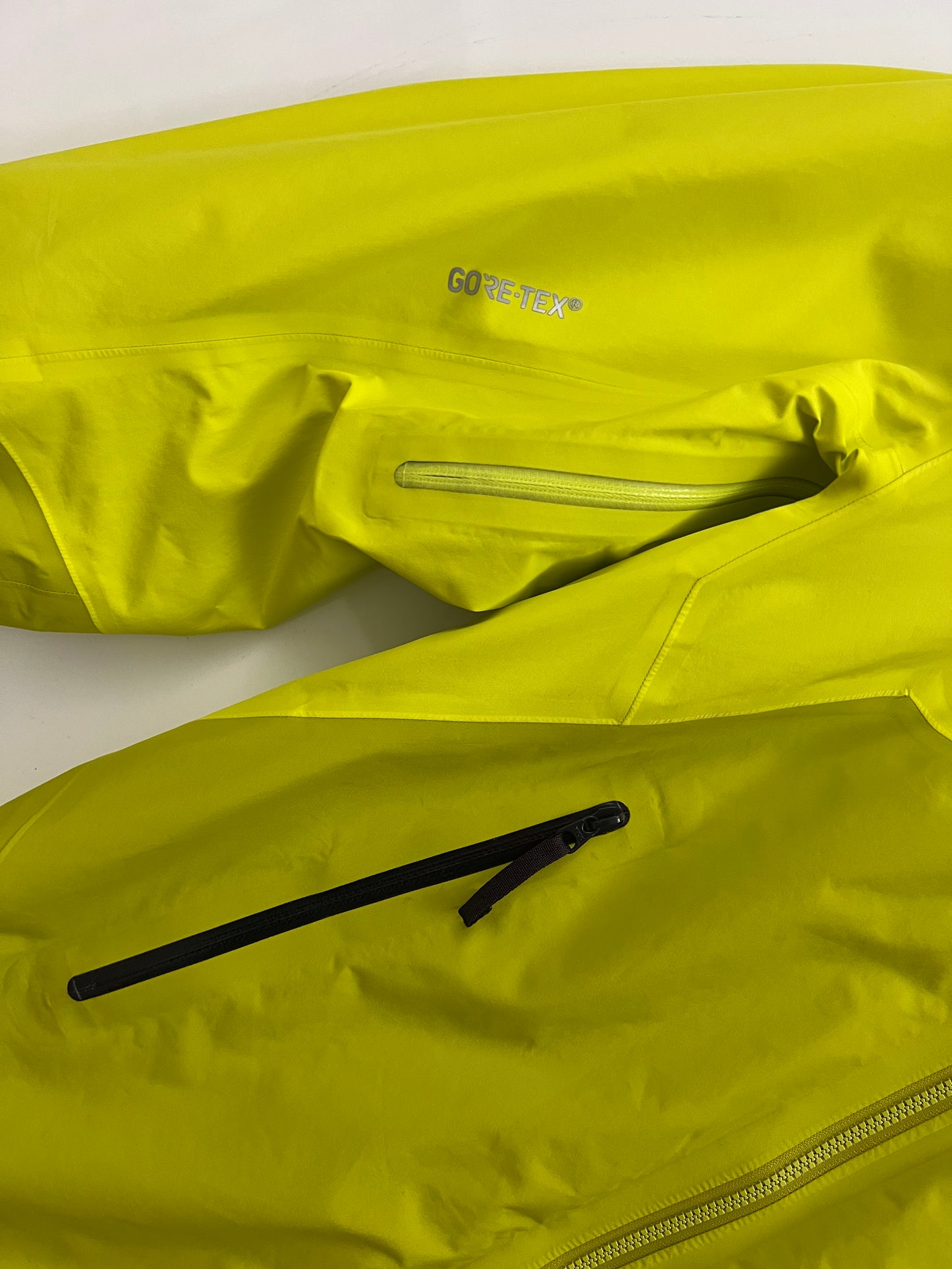 Arc’teryx Shashka IS Jacket Yellow Women’s S Small Gore-Tex Pro RECCO