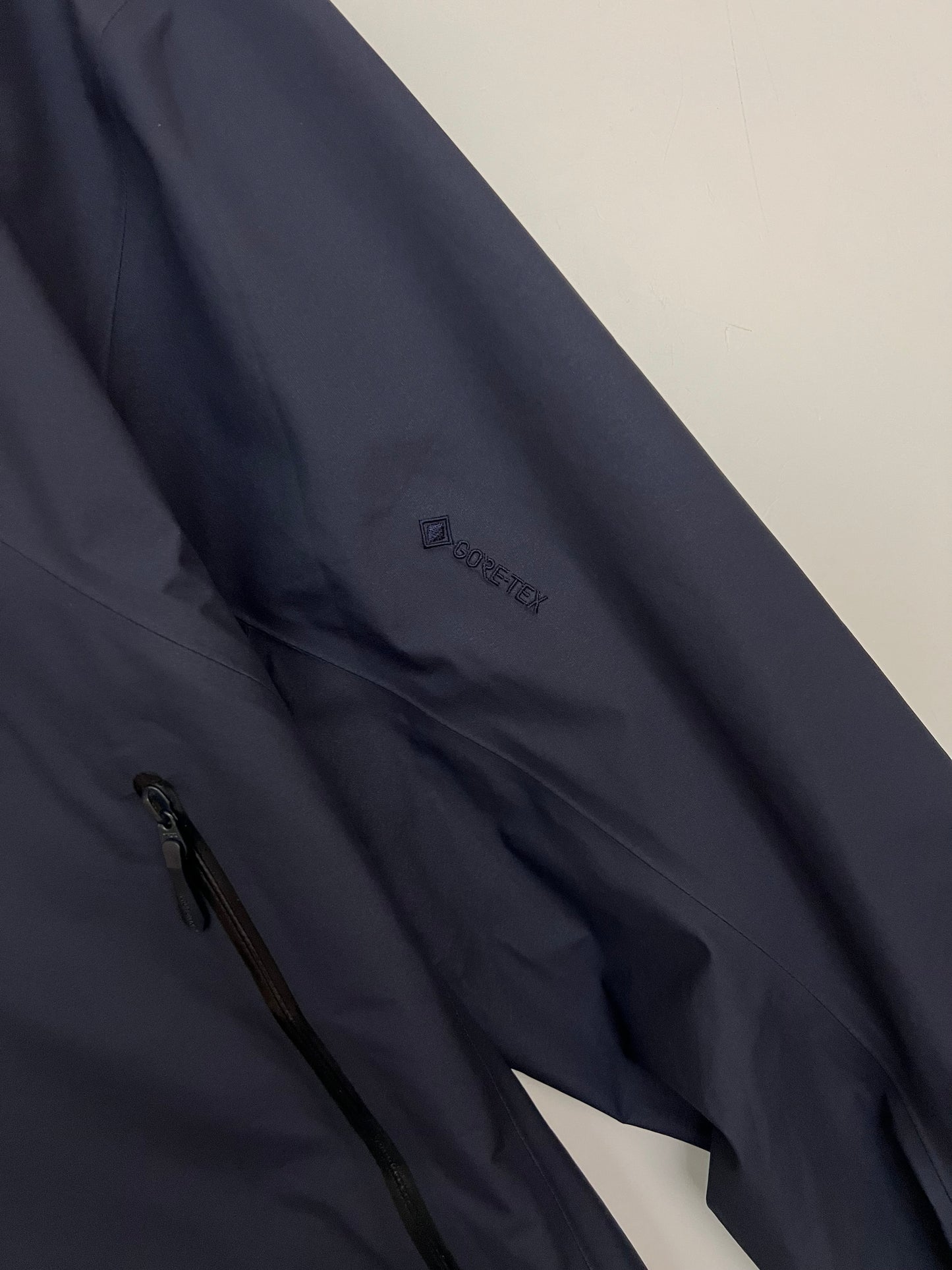 Arc’teryx Beta Jacket Black Sapphire Men’s XL Gore-Tex
