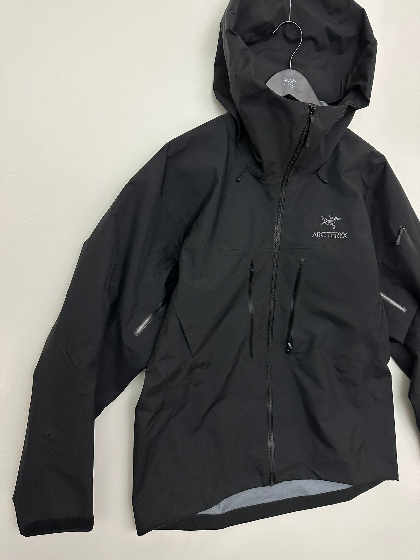 Arc’teryx Alpha SV Jacket Black Men’s XL Extra Large Gore-Tex Pro RECCO