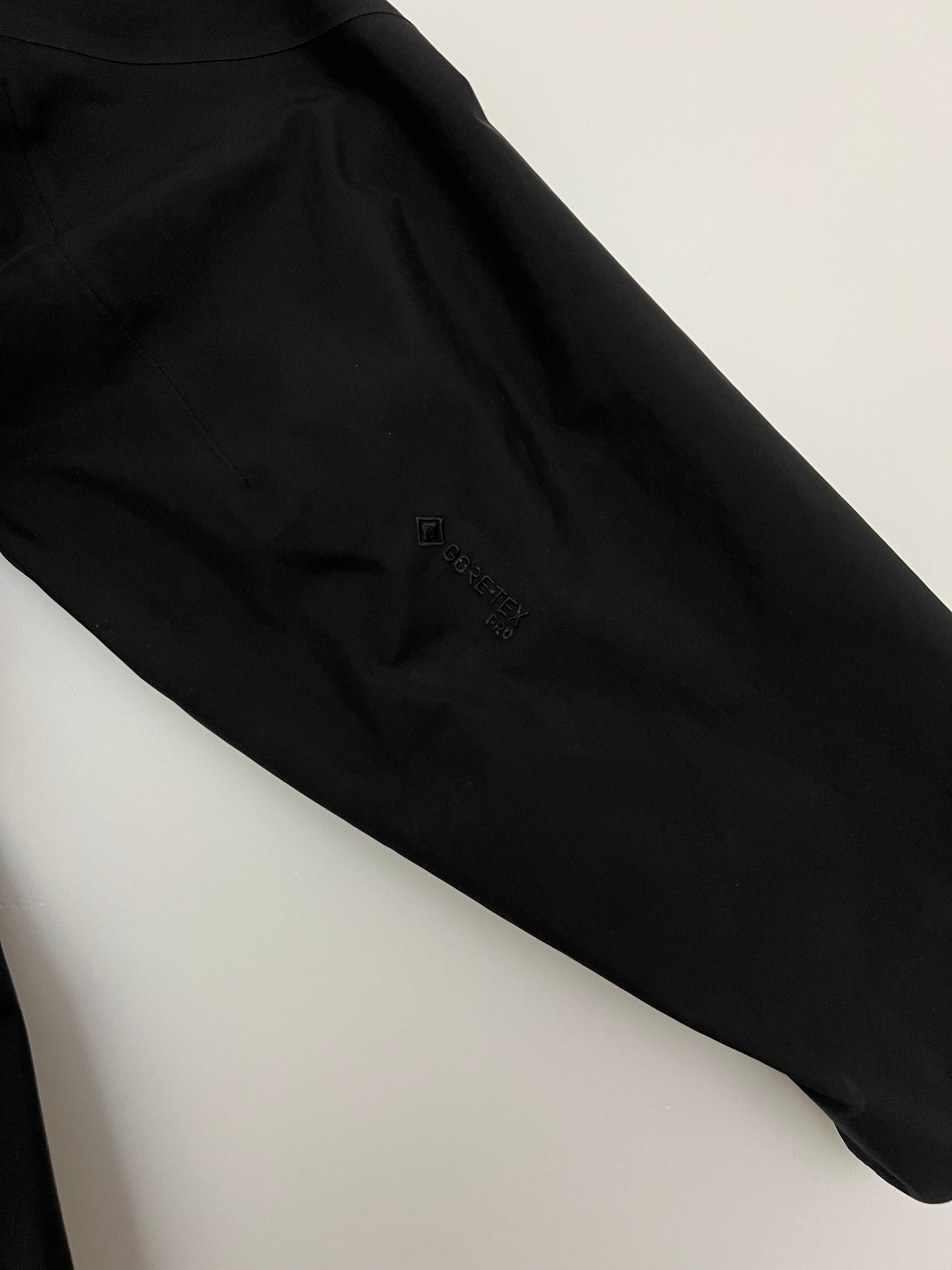 Arc’teryx Beta AR Jacket Stormhood Black Men’s XXL Gore-Tex Pro RECCO