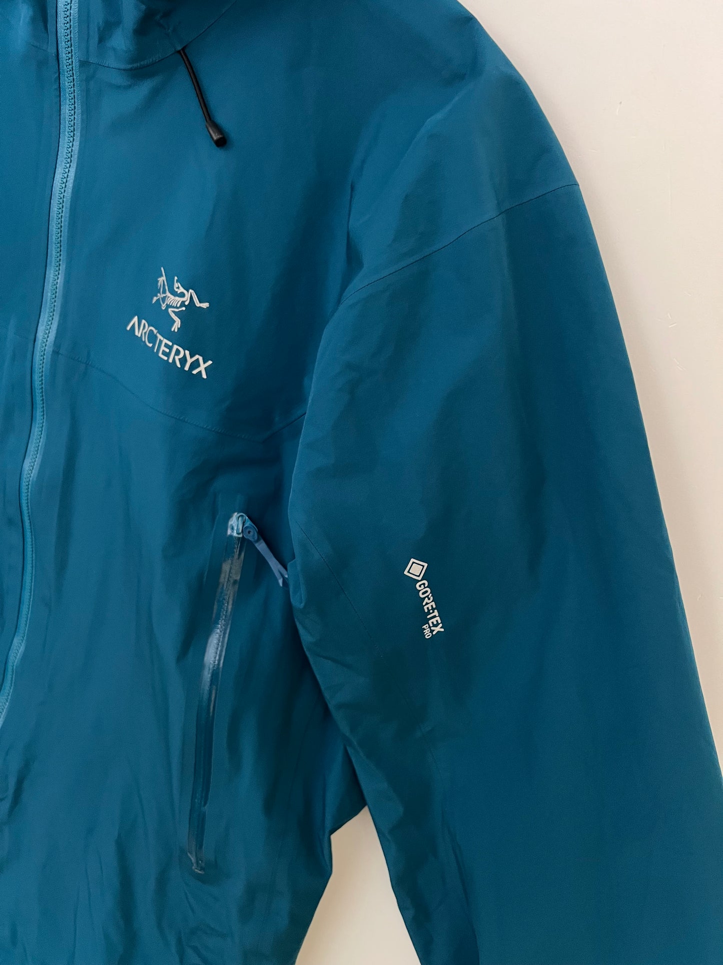 Arc’teryx Beta LT Jacket Blue Men’s L Large Gore-Tex