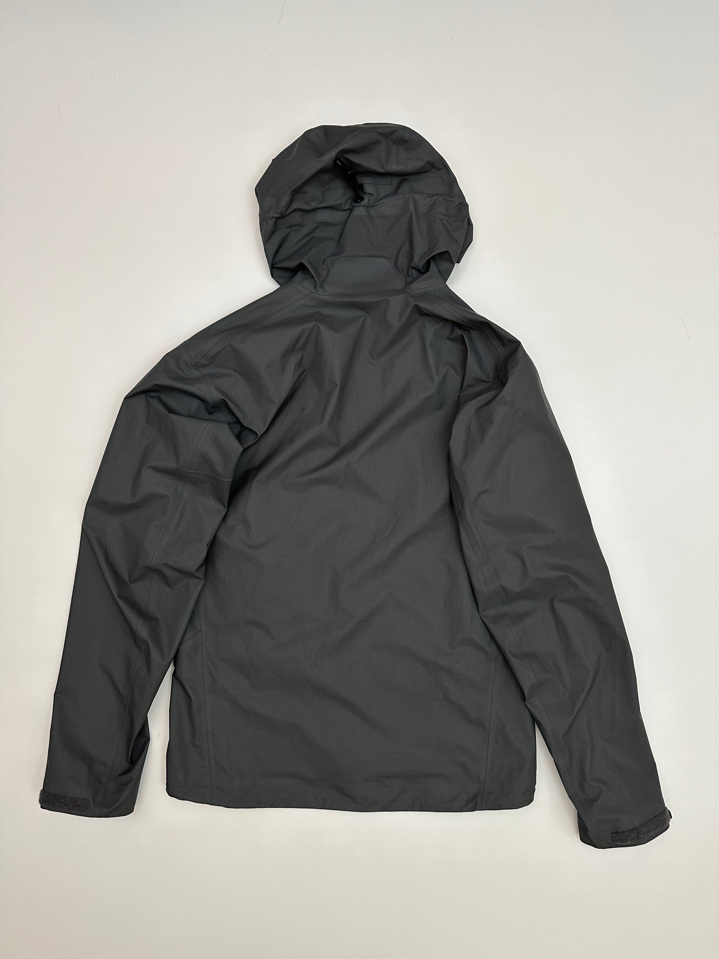 Arc’teryx Beta Jacket Cloud Grey Men’s S Small Gore-Tex