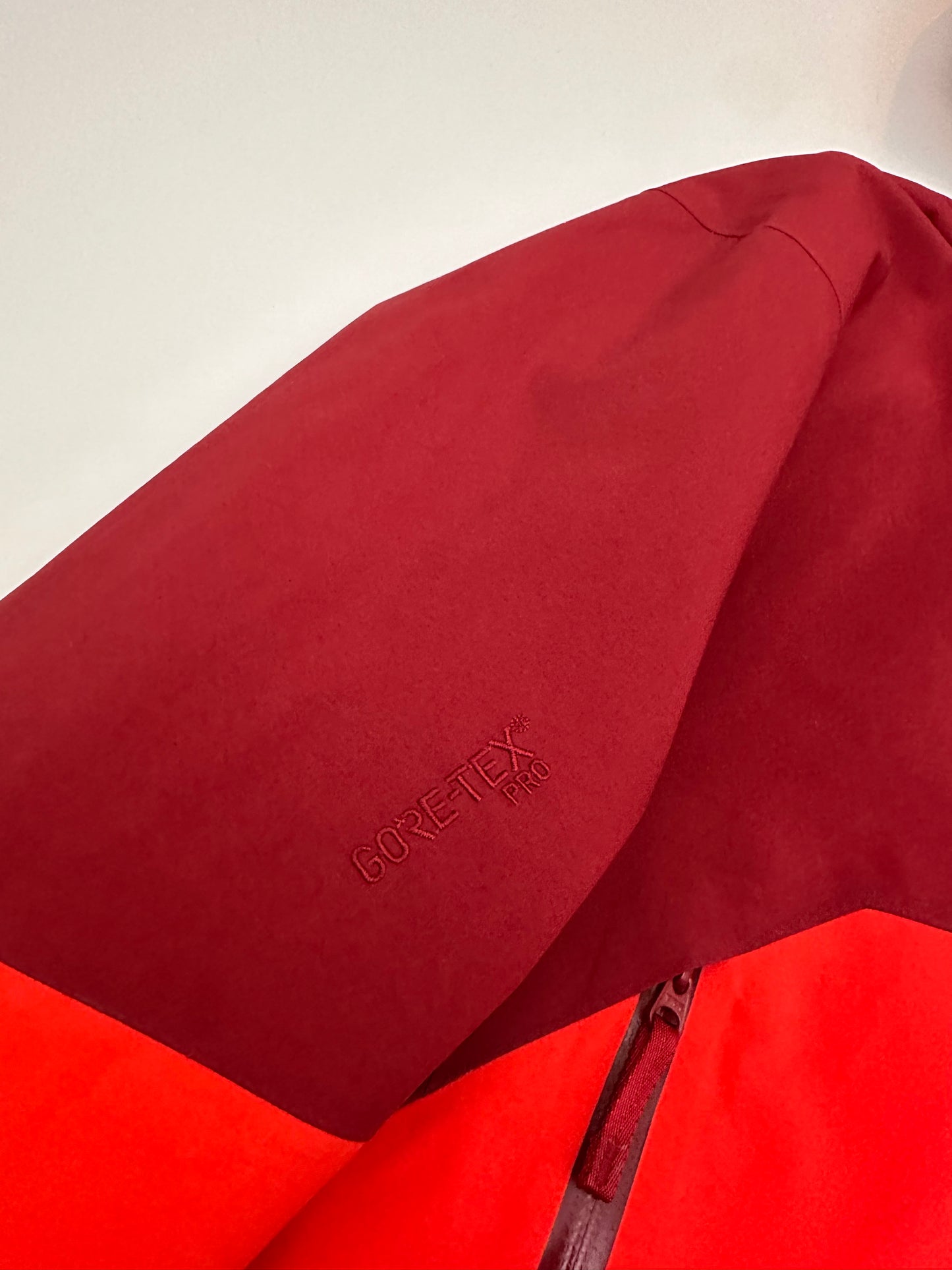 Arc’teryx Rush Jacket Firecracker Red Men's S Small Gore-Tex Pro RECCO