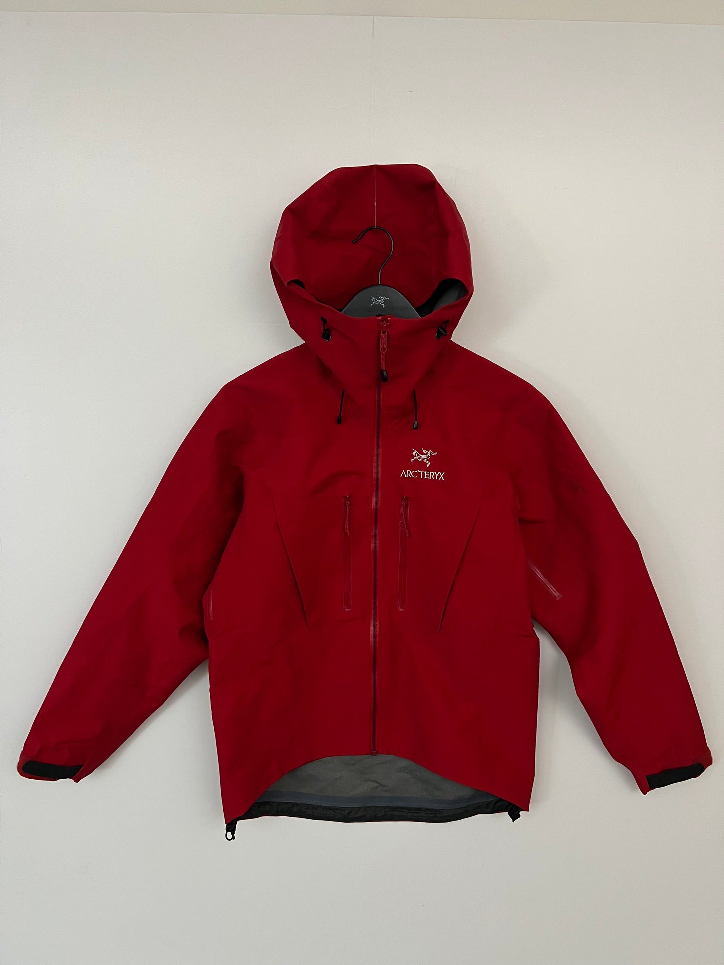 Arc’teryx Alpha SV Jacket Apple Red Men’s S Small Gore-Tex Pro