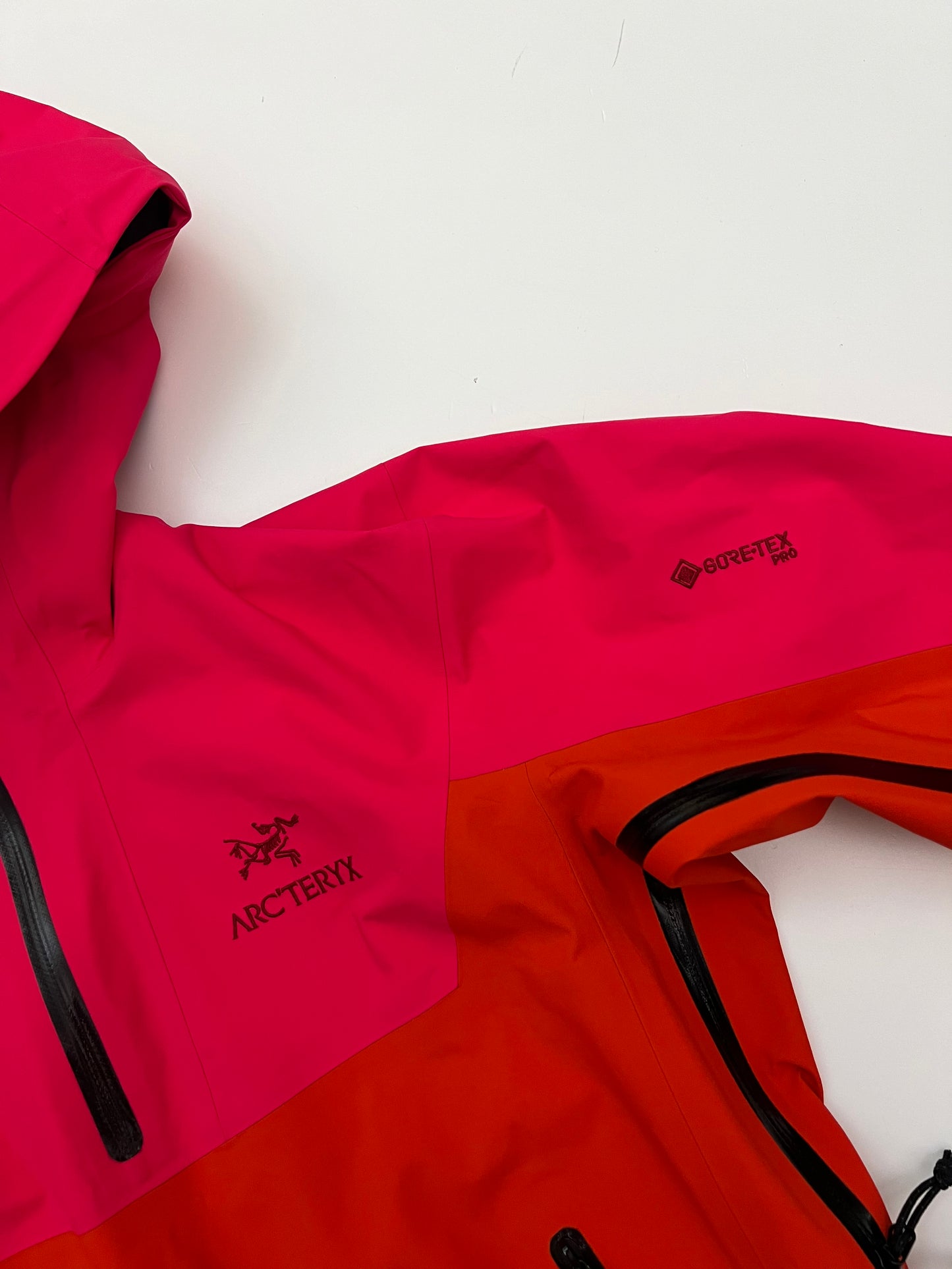 Arc’teryx Alpha Pullover Tourmaline / Phoenix Women’s M Medium Gore-Tex Pro