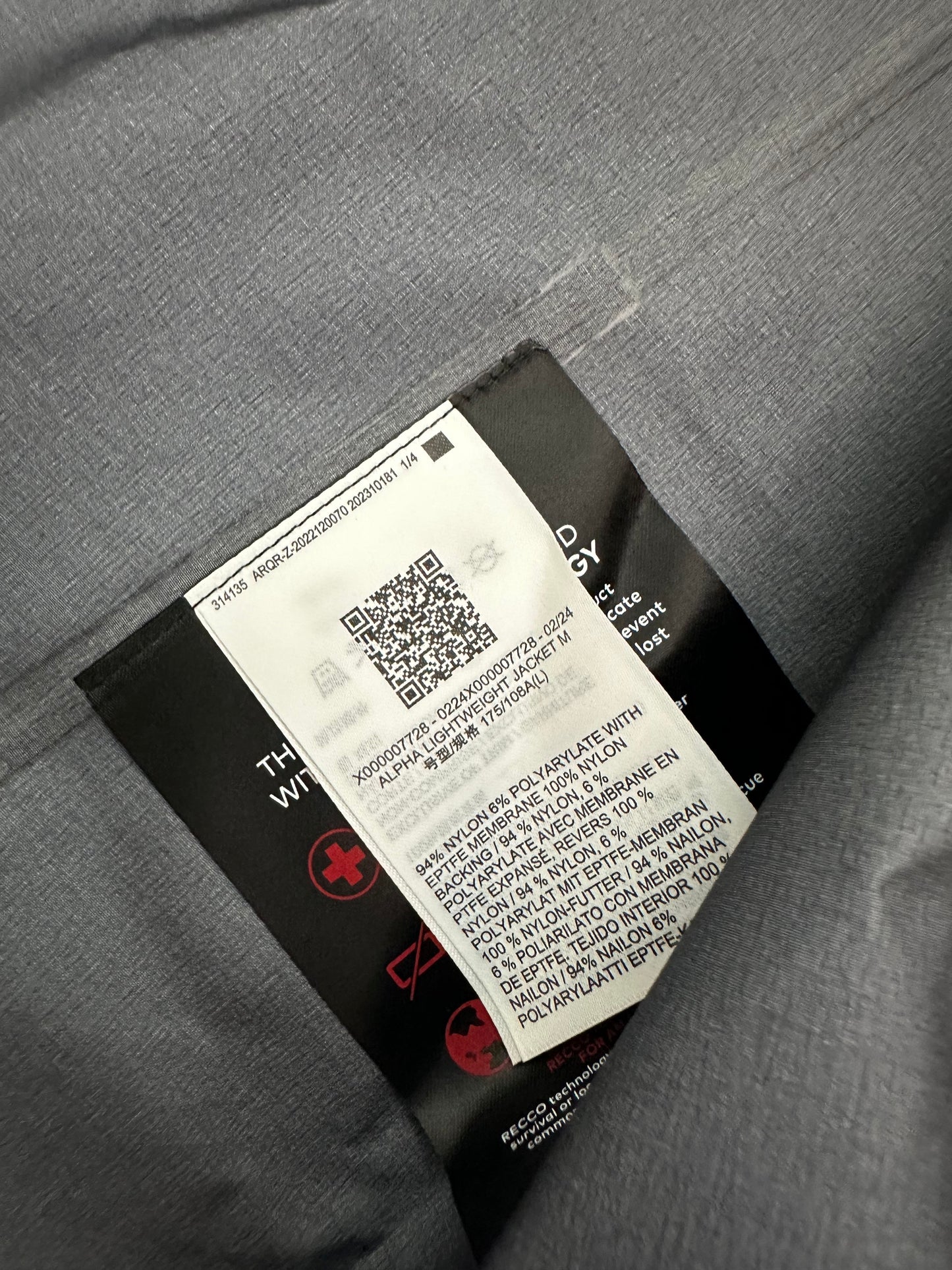 Arc’teryx Alpha Lightweight Jacket Light Vitality / Black Sapphire Men’s L Large Gore-Tex RECCO