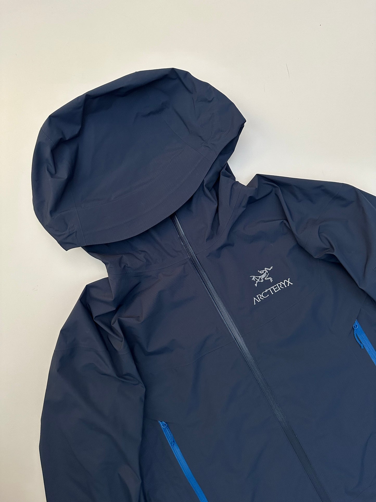 Arc’teryx Beta SL Jacket Nocturne Blue Men’s M Medium Gore-Tex