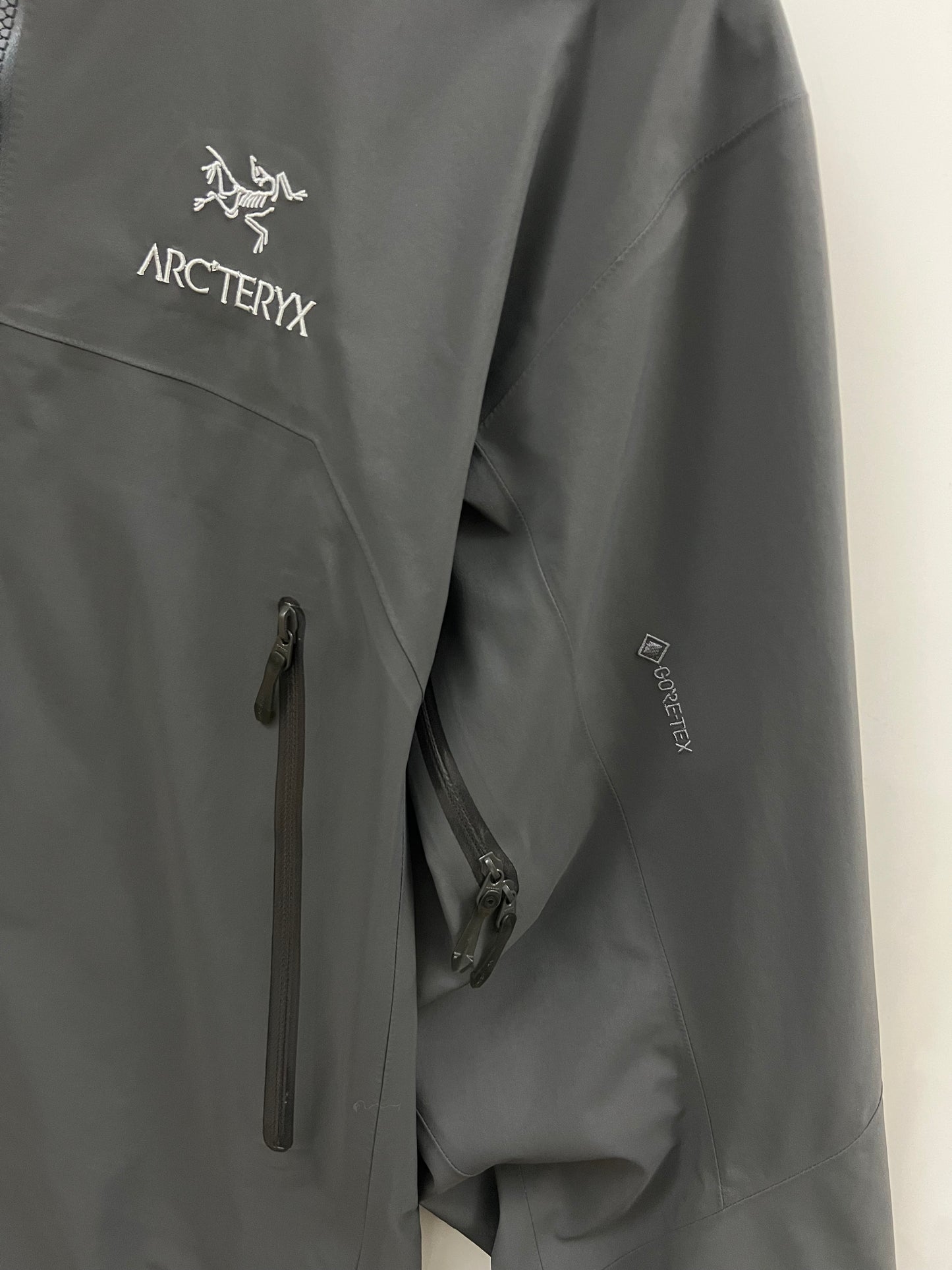 Arc’teryx Beta Long Jacket Grey Men’s M Medium Gore-Tex