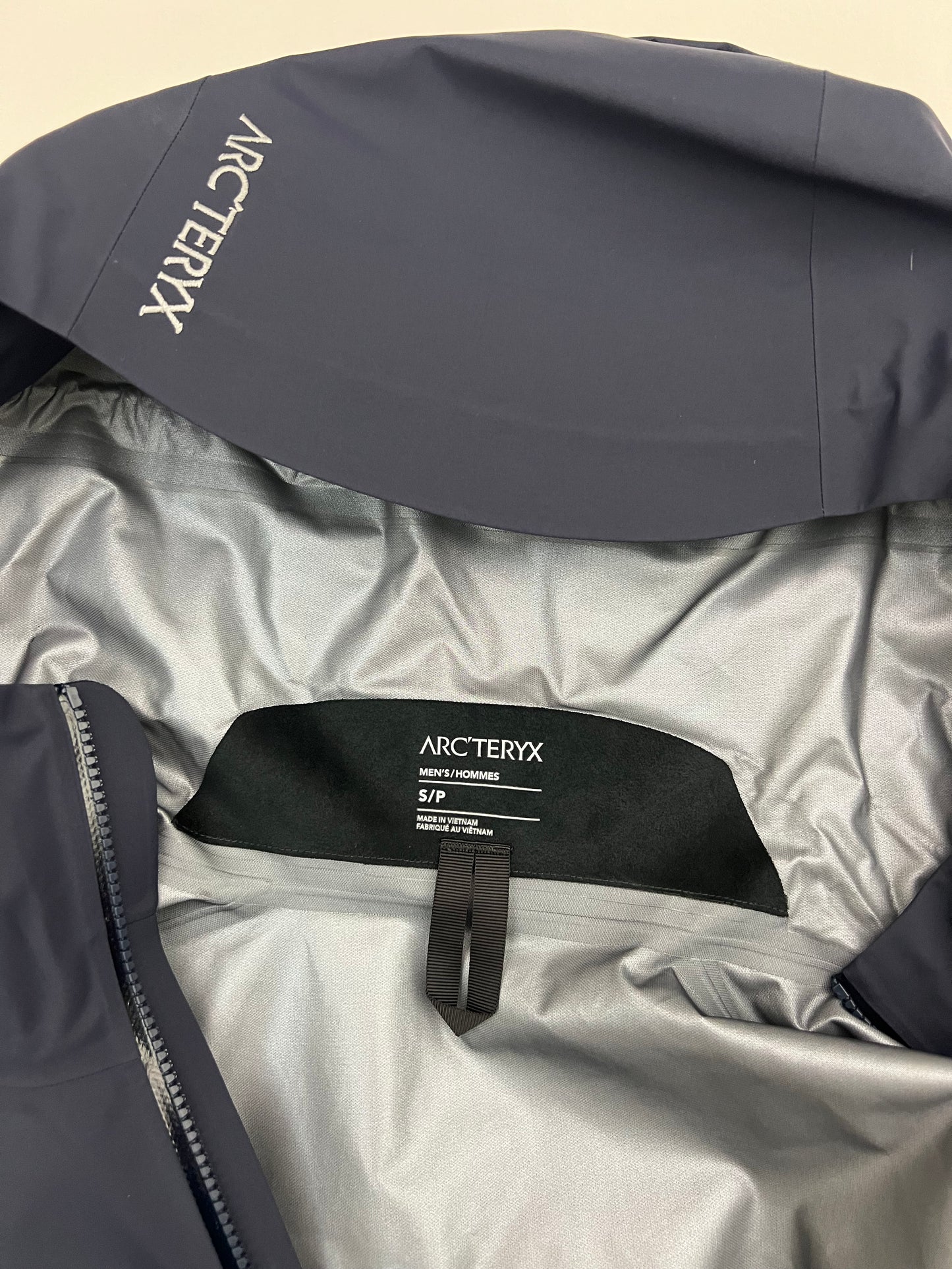 Arc’teryx Beta Jacket Black Sapphire Men's S Small Gore-Tex