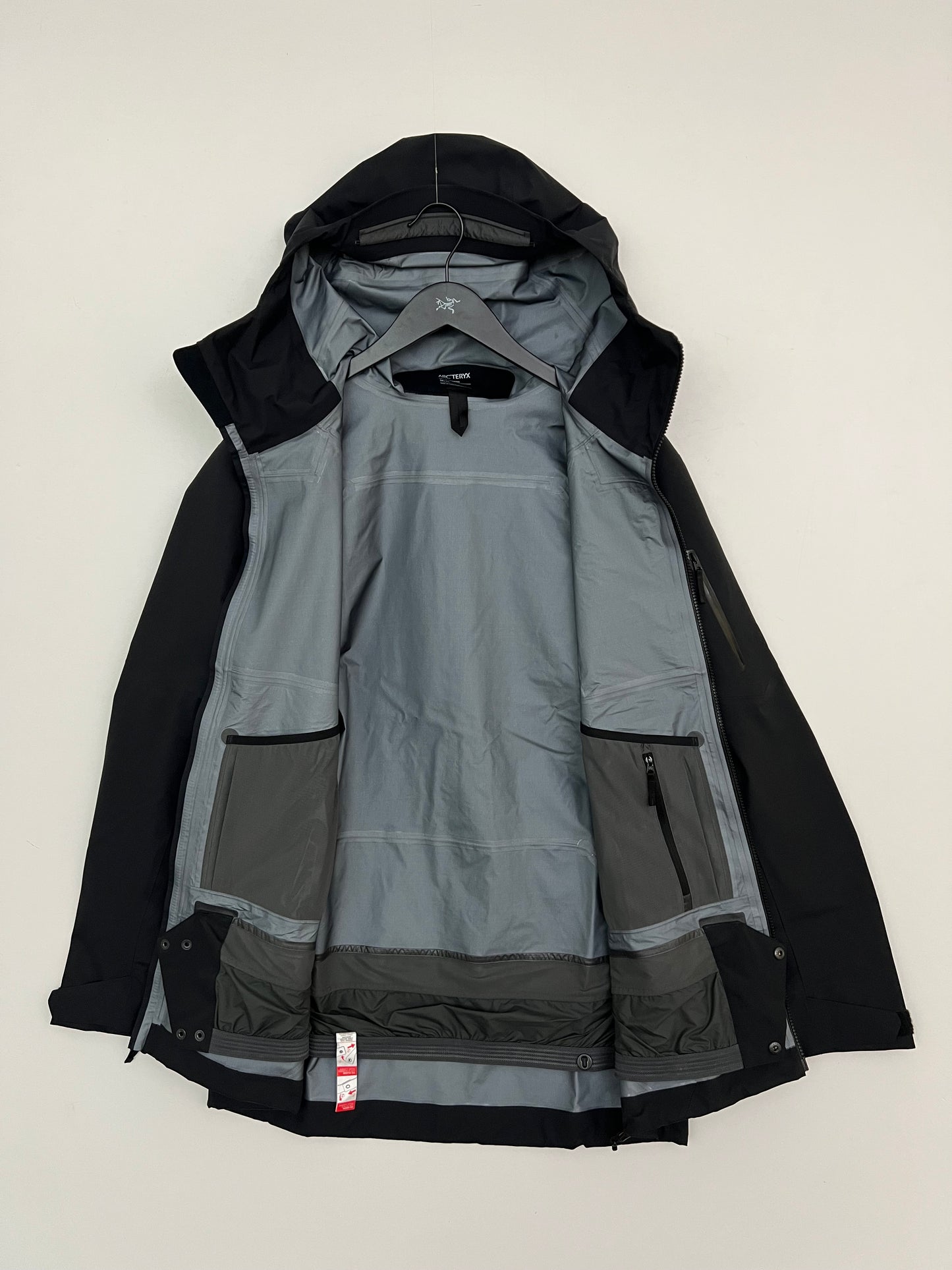 Arc’teryx Sabre SV Jacket Black Men’s M Medium Gore-Tex Pro RECCO