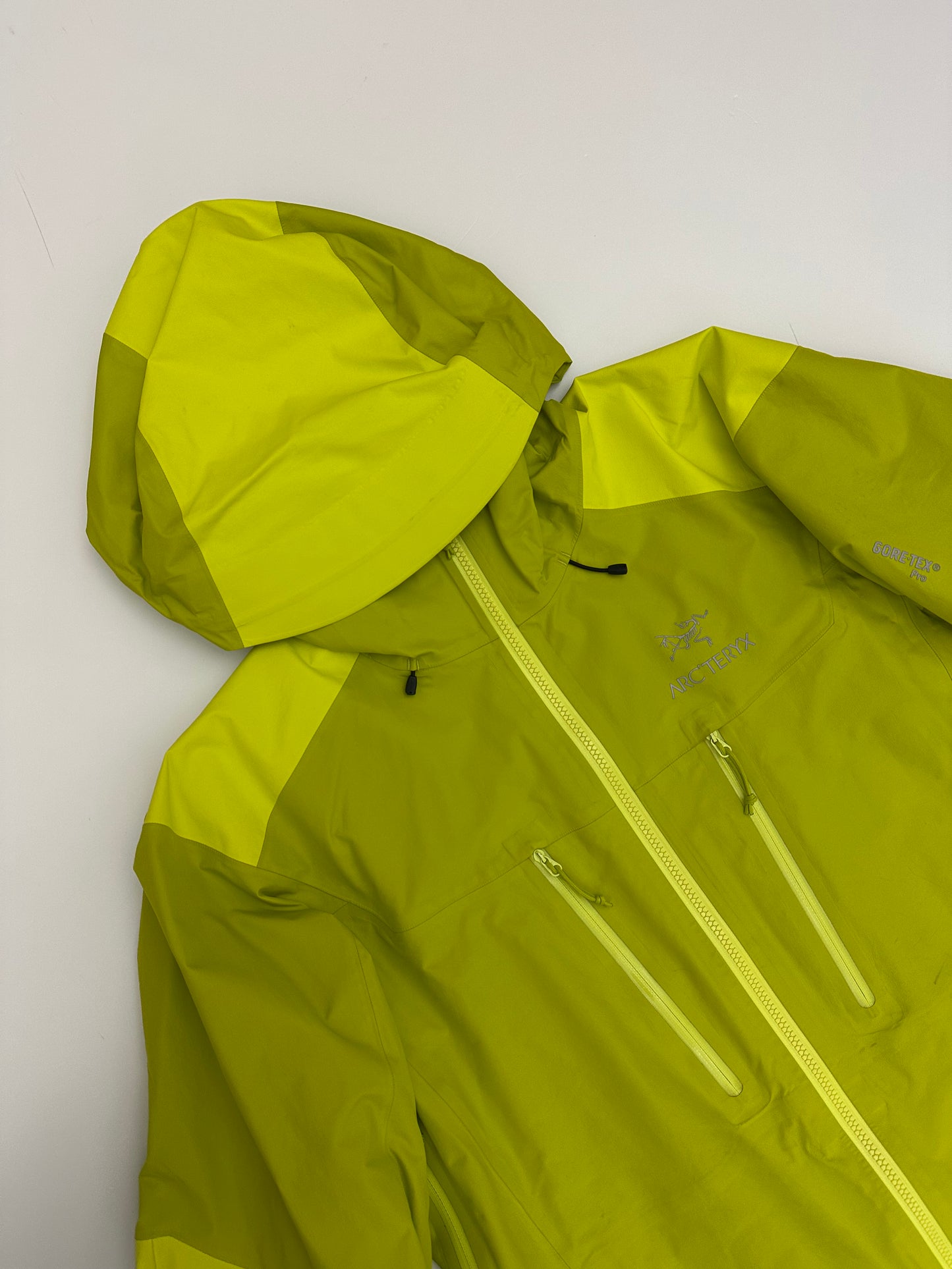 Arc’teryx Alpha AR Jacket Yellow Men’s M Medium Gore-Tex Pro