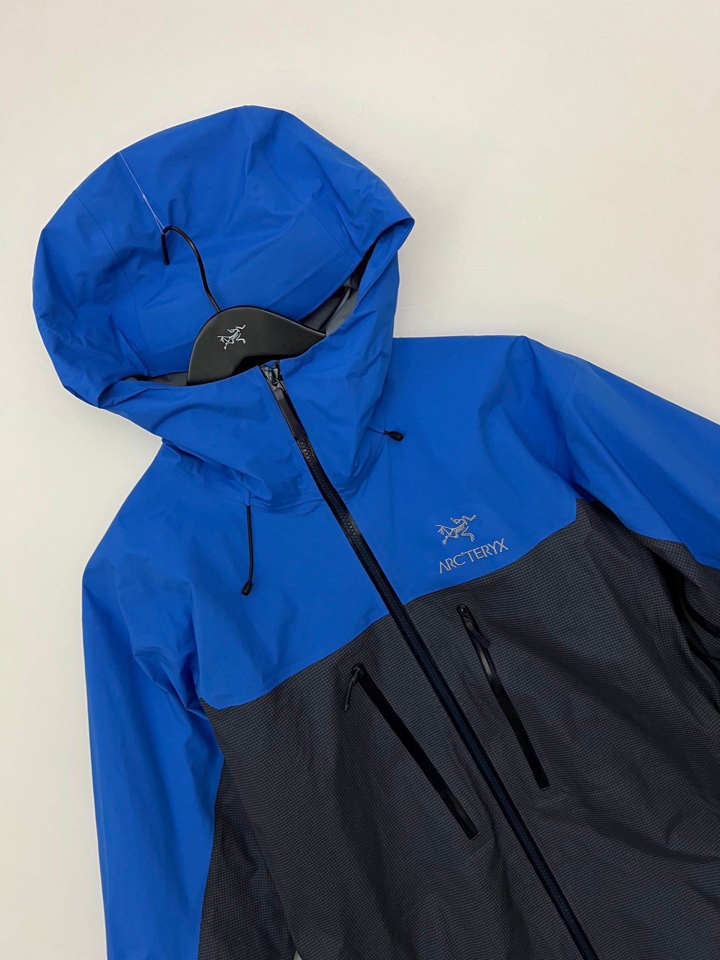 Arc’teryx Alpha Jacket Black Sapphire / Light Vitality Men’s L Large Gore-Tex RECCO