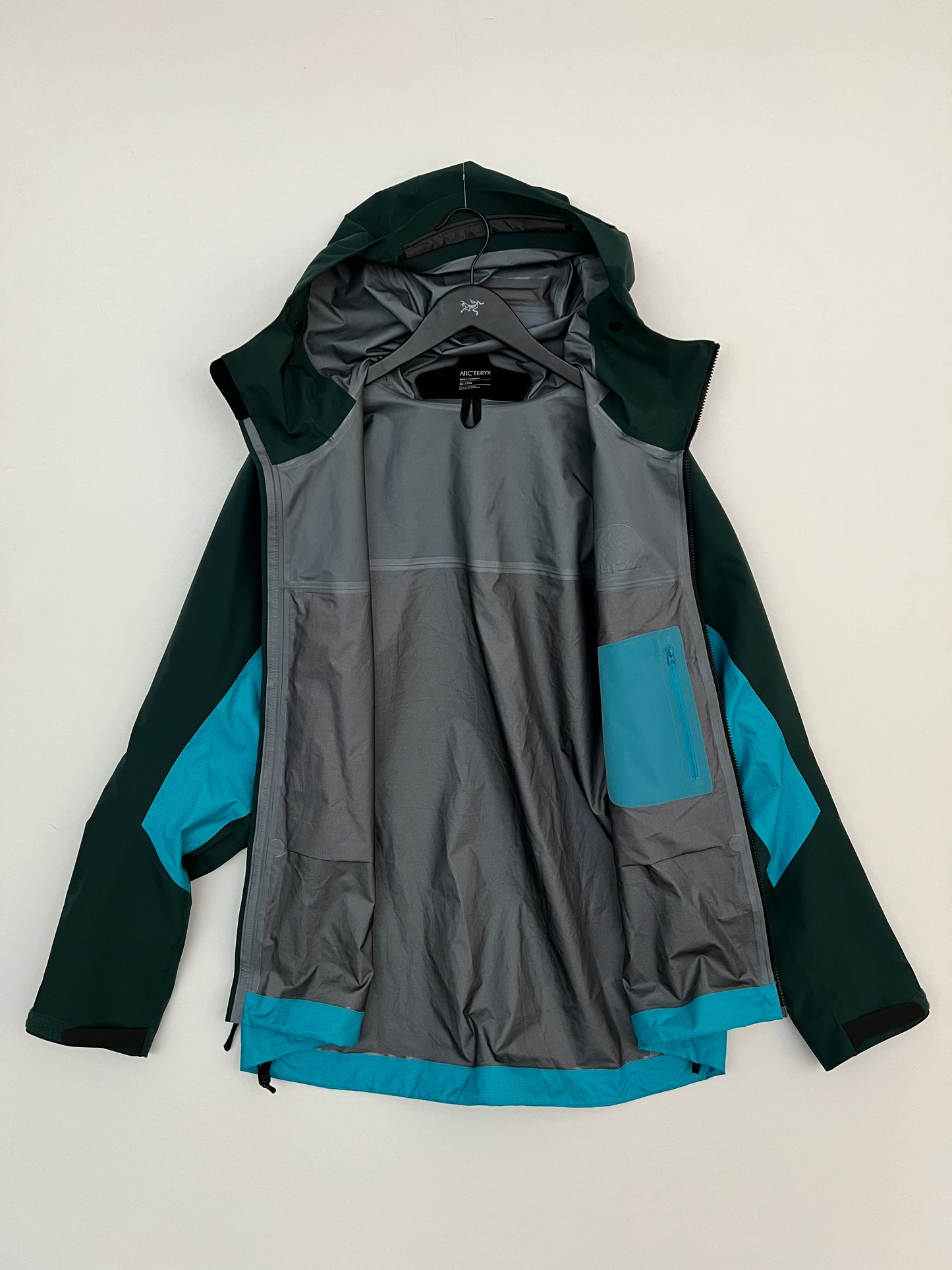 Arc’teryx Alpha Jacket Blue Tetra / Pytheas Men’s XL Gore-Tex Pro RECCO