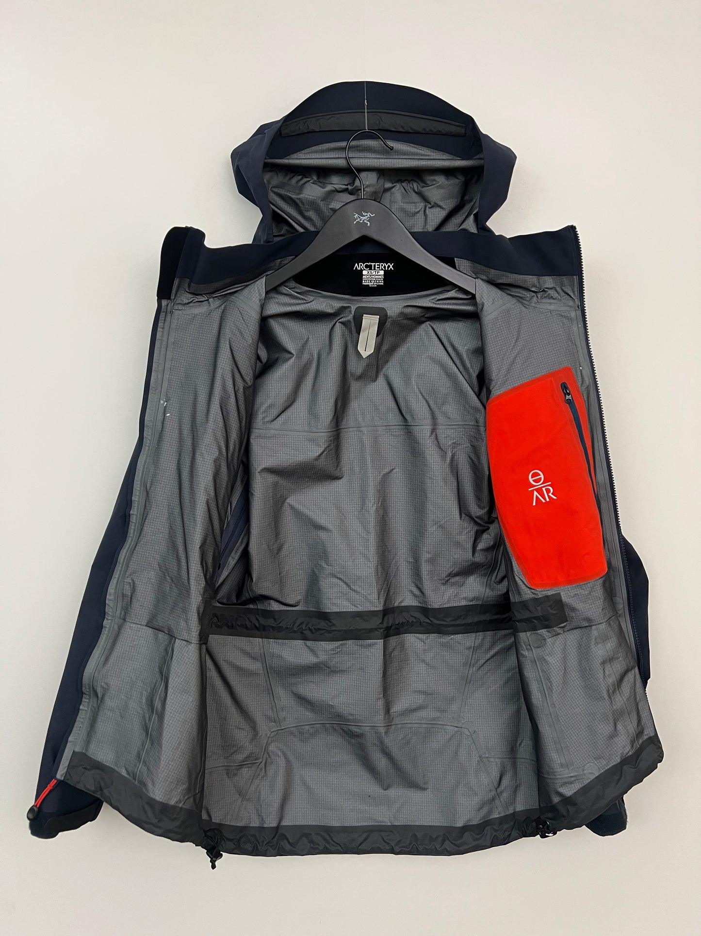 Arc’teryx Theta AR Jacket Admiral Blue Men’s XS Extra Small Gore-Tex Pro
