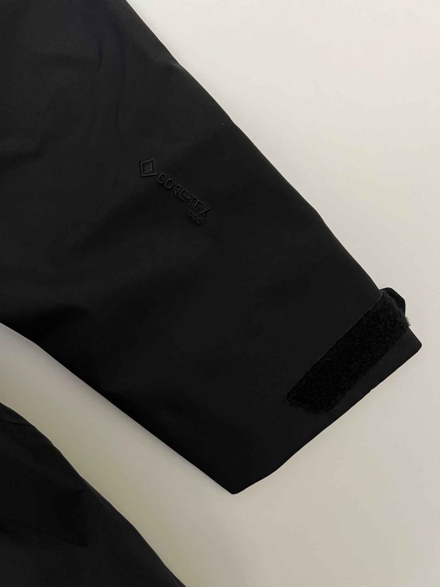 Arc’teryx Sabre SV Jacket Black Men’s M Medium Gore-Tex Pro RECCO