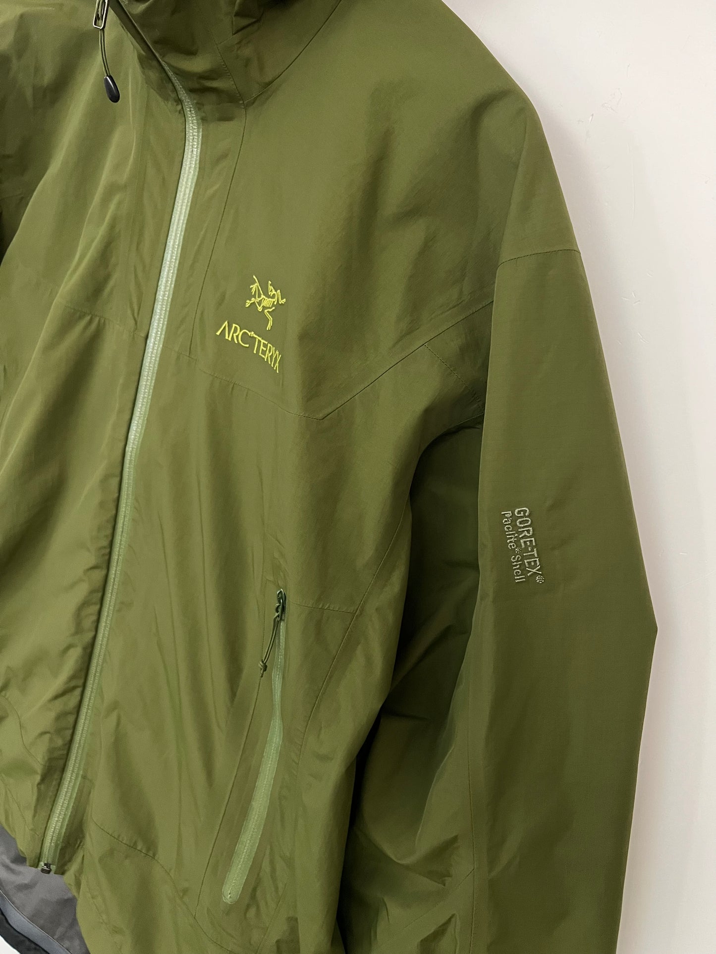 Arc’teryx Beta SL Jacket Green Men’s XL Extra Large Gore-Tex