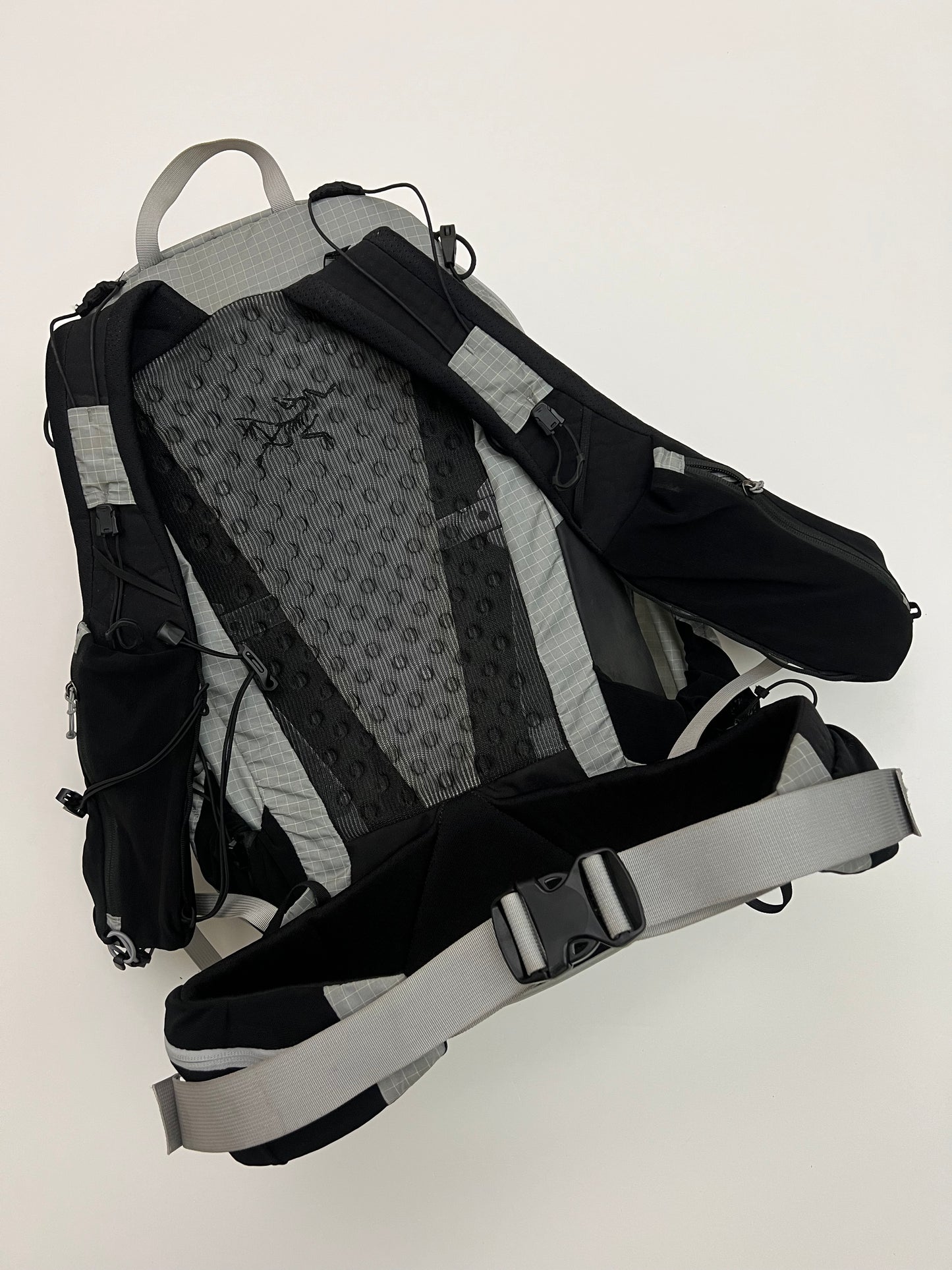 Arc’teryx Aerios 30 Backpack Men’s Pixel Grey