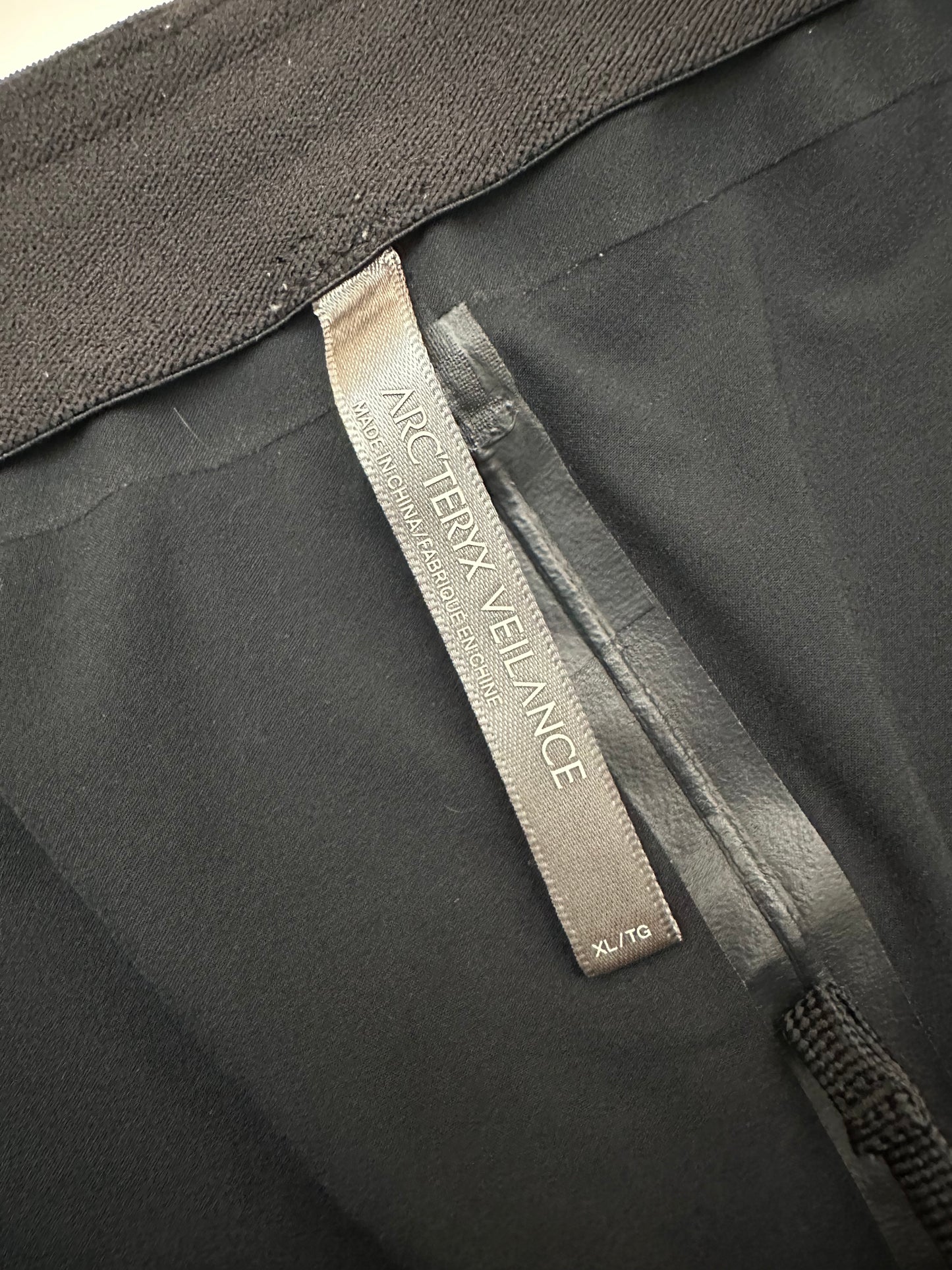 Arc’teryx Veilance Secant Comp Shorts XL Extra Large Black