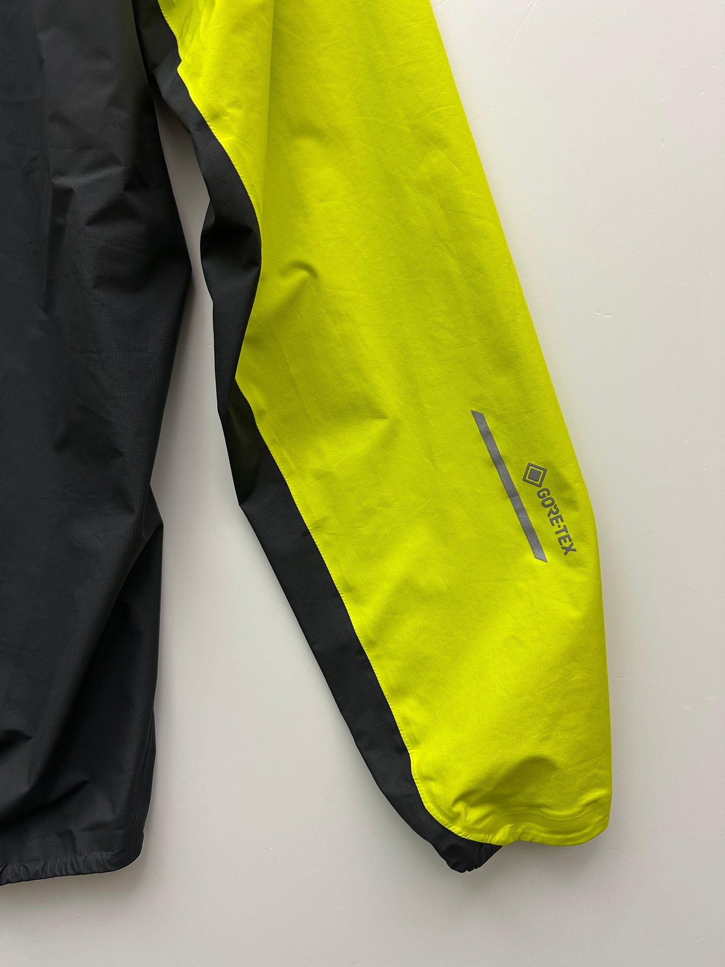 Arc’teryx Norvan Shell Jacket Sprint / Graphite Men’s M Medium Gore-Tex RECCO