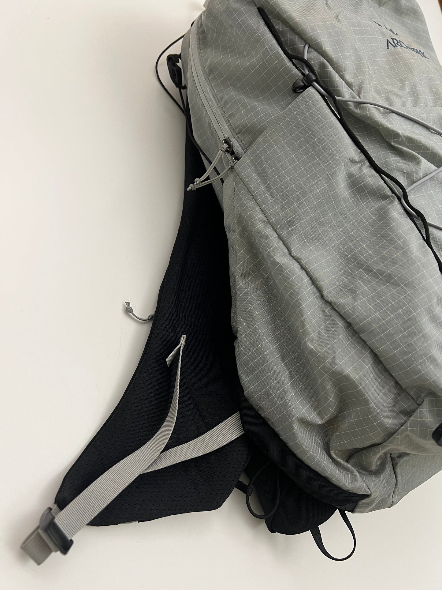 Arc’teryx Aerios 30 Backpack Men’s Pixel Grey