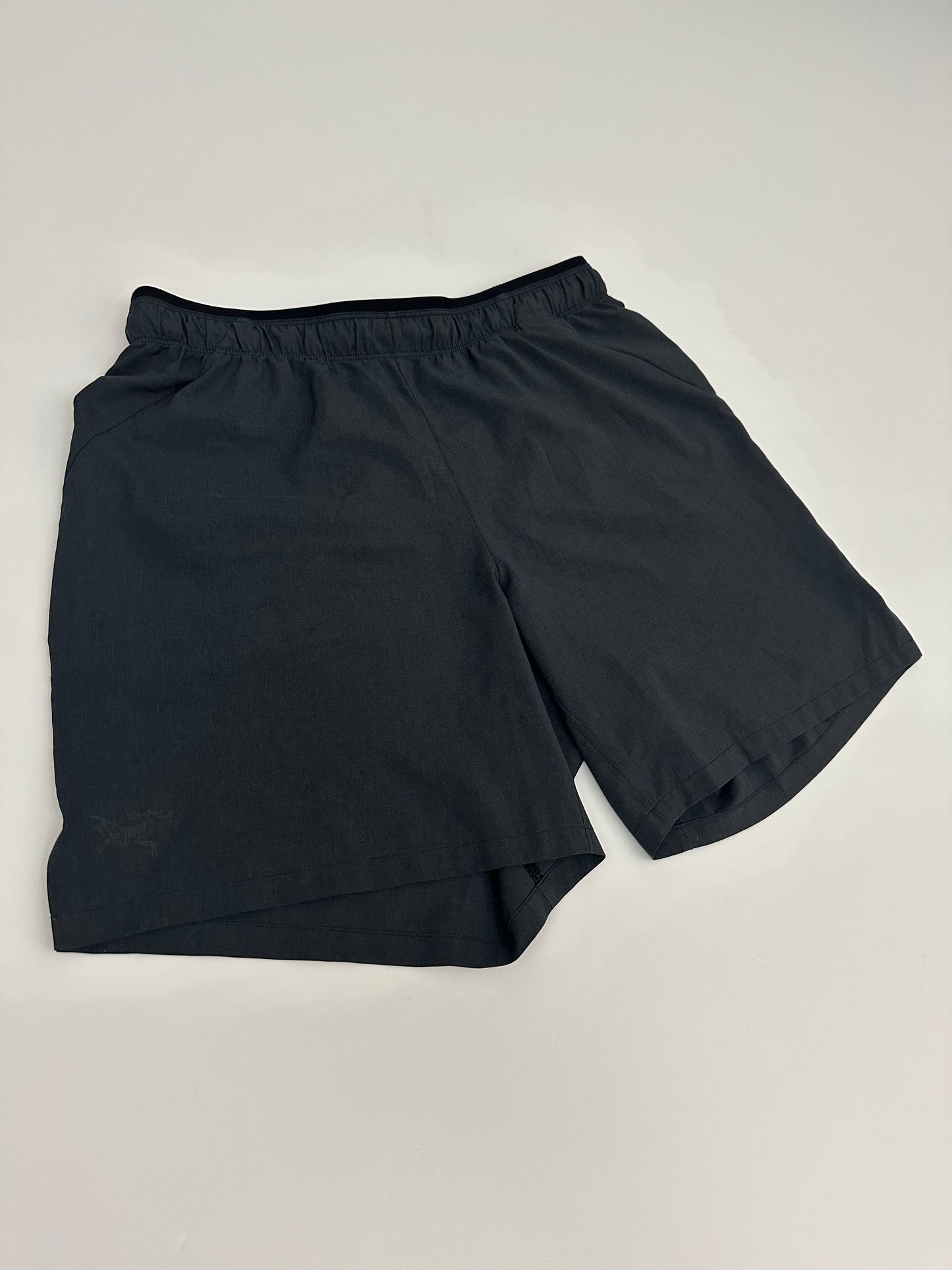 Arc’teryx Norvan 7” Shorts Men’s S Small Grey