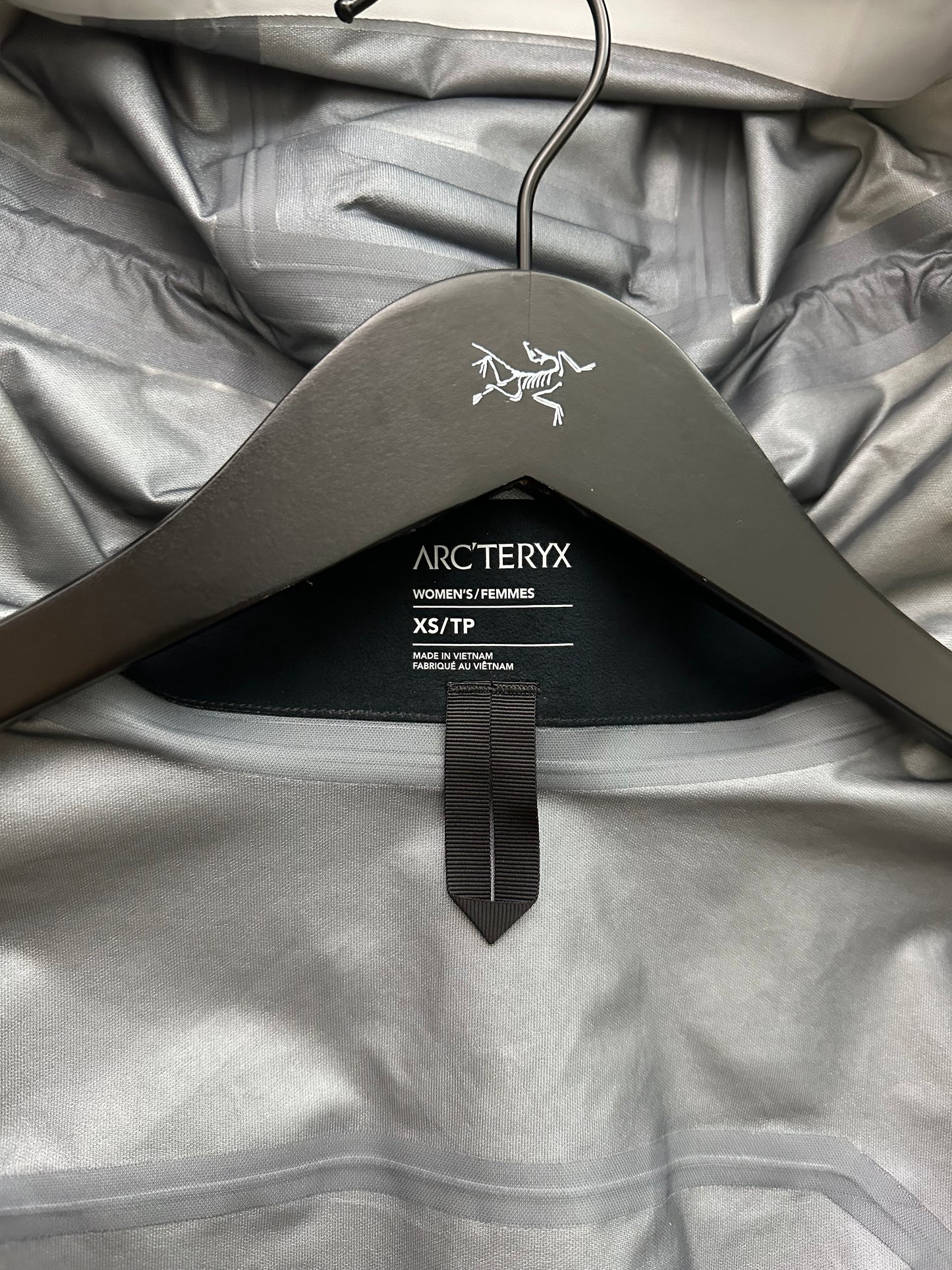 Arc’teryx Beta Jacket Grey Women’s XS Extra Small Gore-Tex RECCO