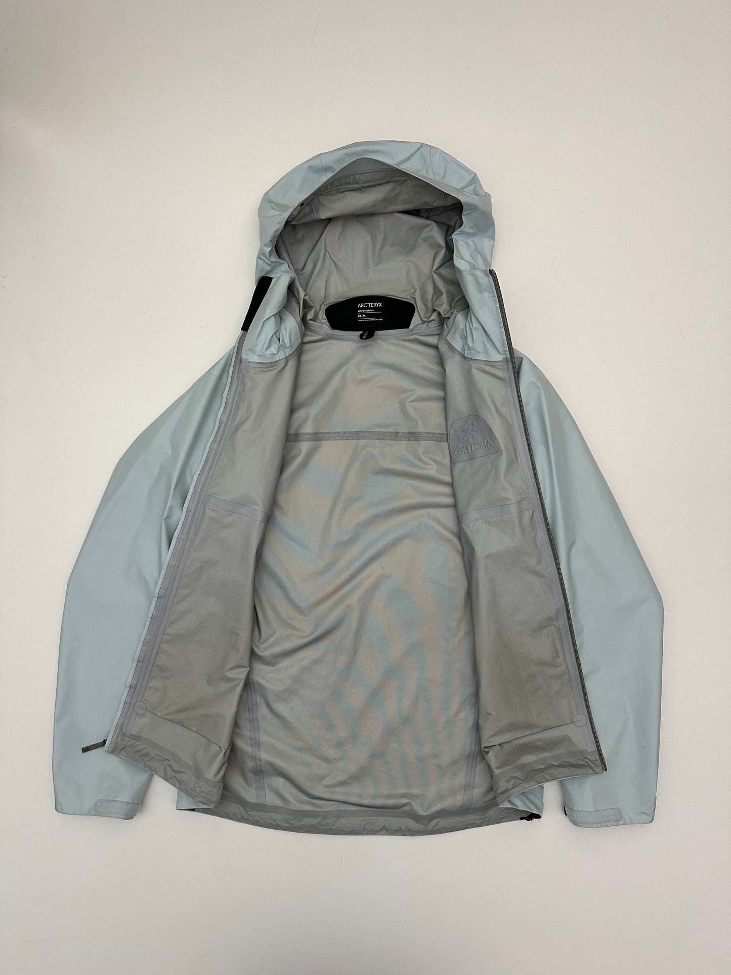 Arc’teryx Beta LT Jacket Ether Blue Men's M Medium Gore-Tex