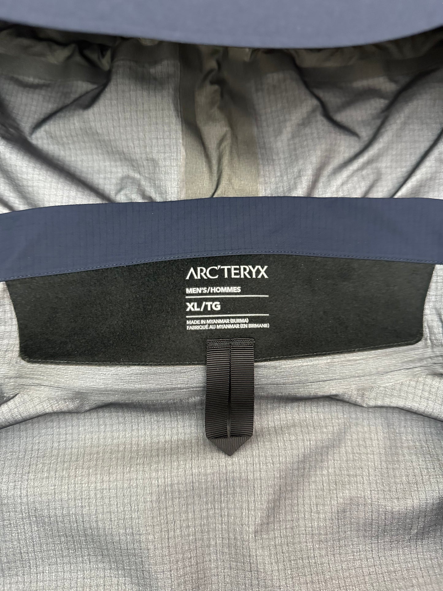 Arc’teryx Beta AR Jacket TUI Blue Men’s XL Extra Large Gore-Tex Pro