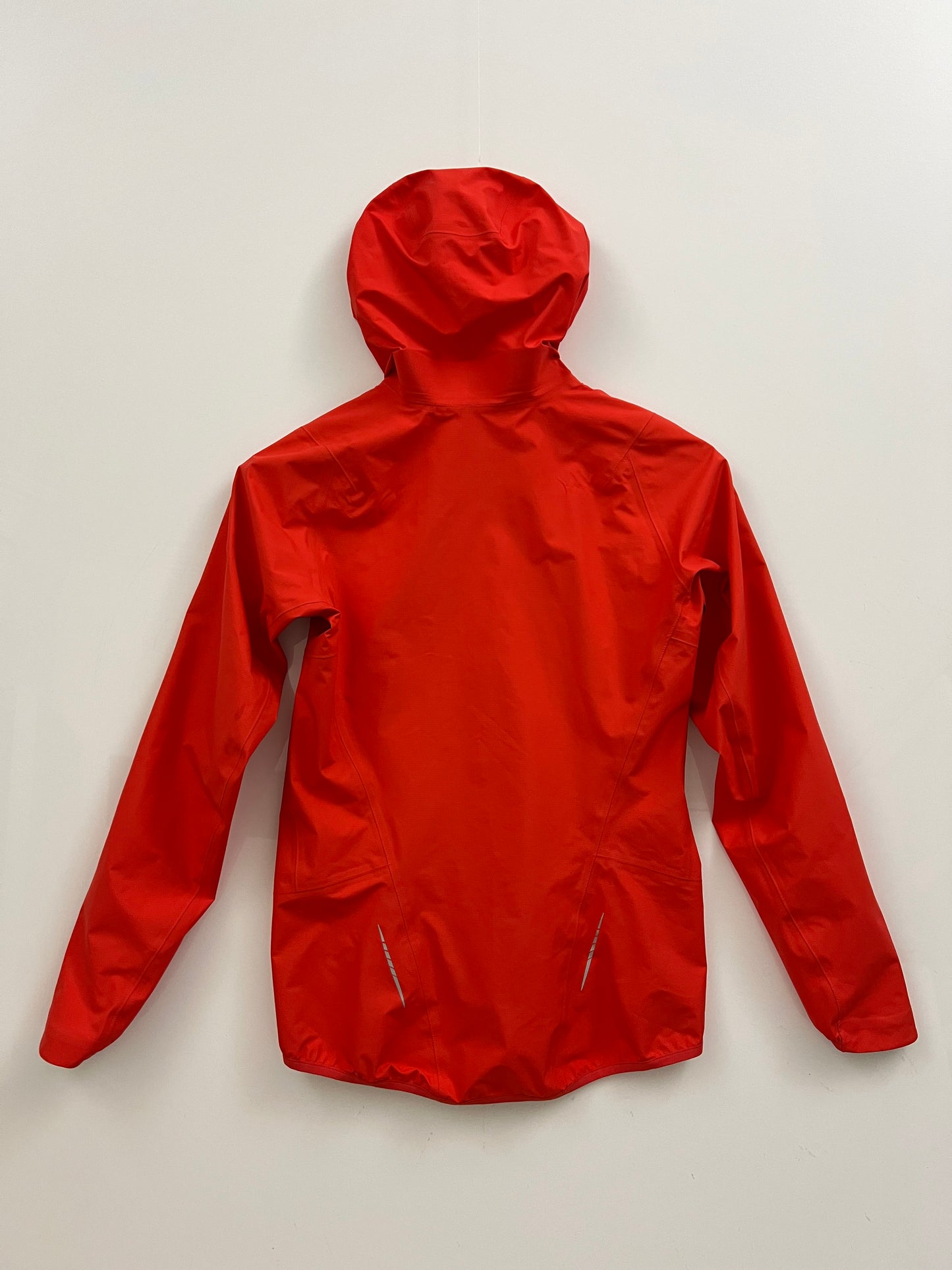 Arc’teryx Norvan Jacket Red Women's S Small Gore-Tex