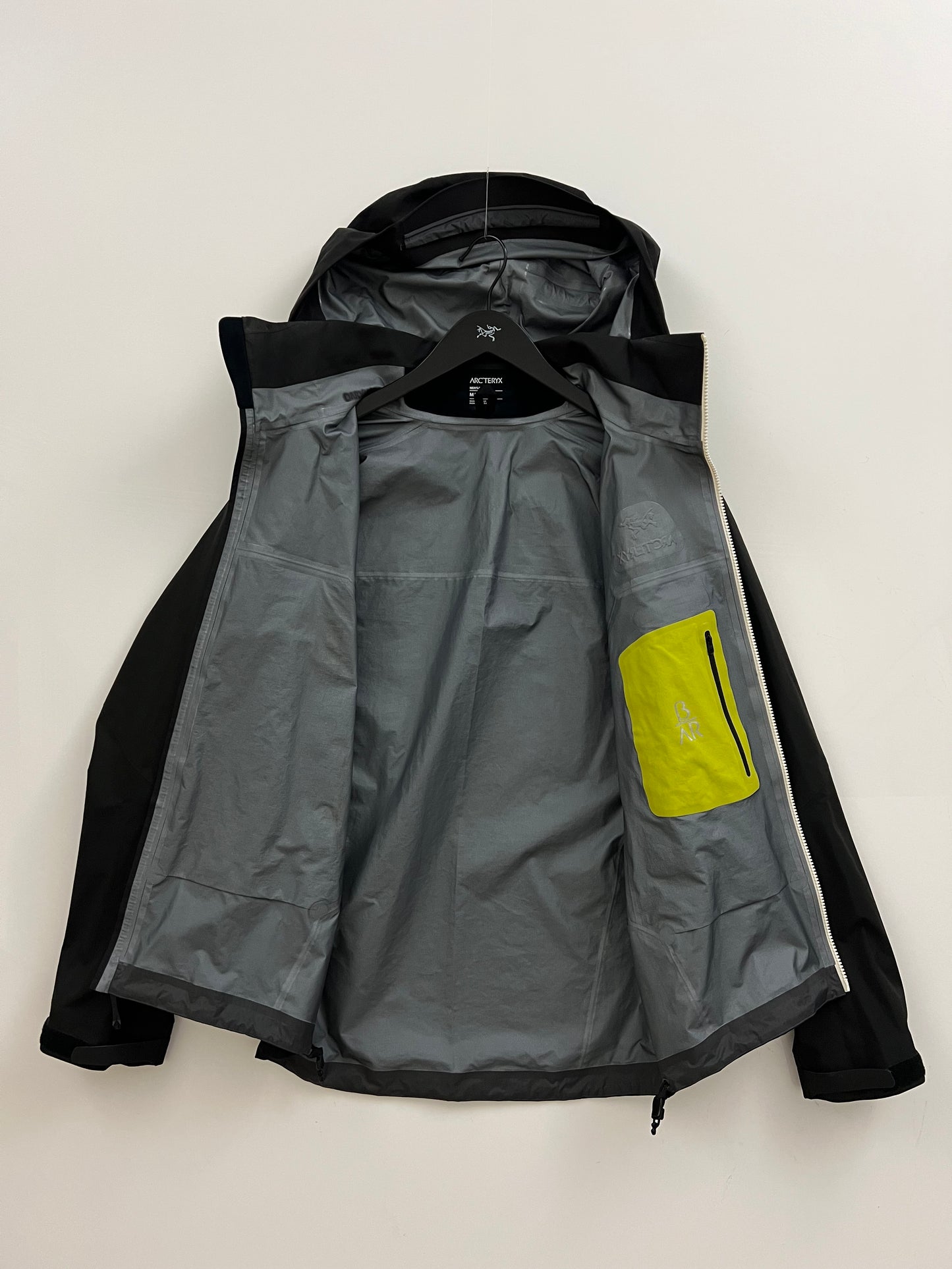 Arc’teryx Beta AR Jacket Black-Multi Men’s M Medium Gore-Tex Pro RECCO