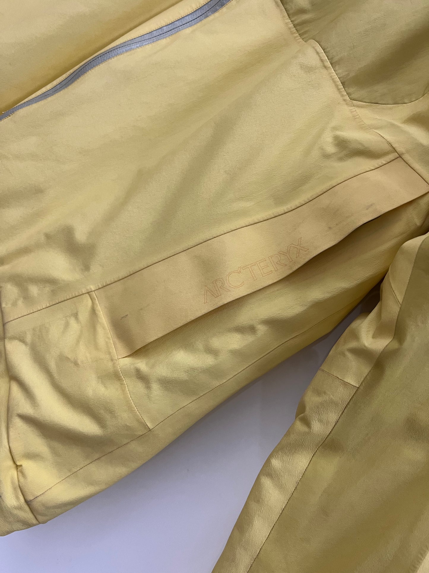 Arc’teryx Primaloft Ski Jacket Butter Yellow Women’s L Large Gore-Tex XCR