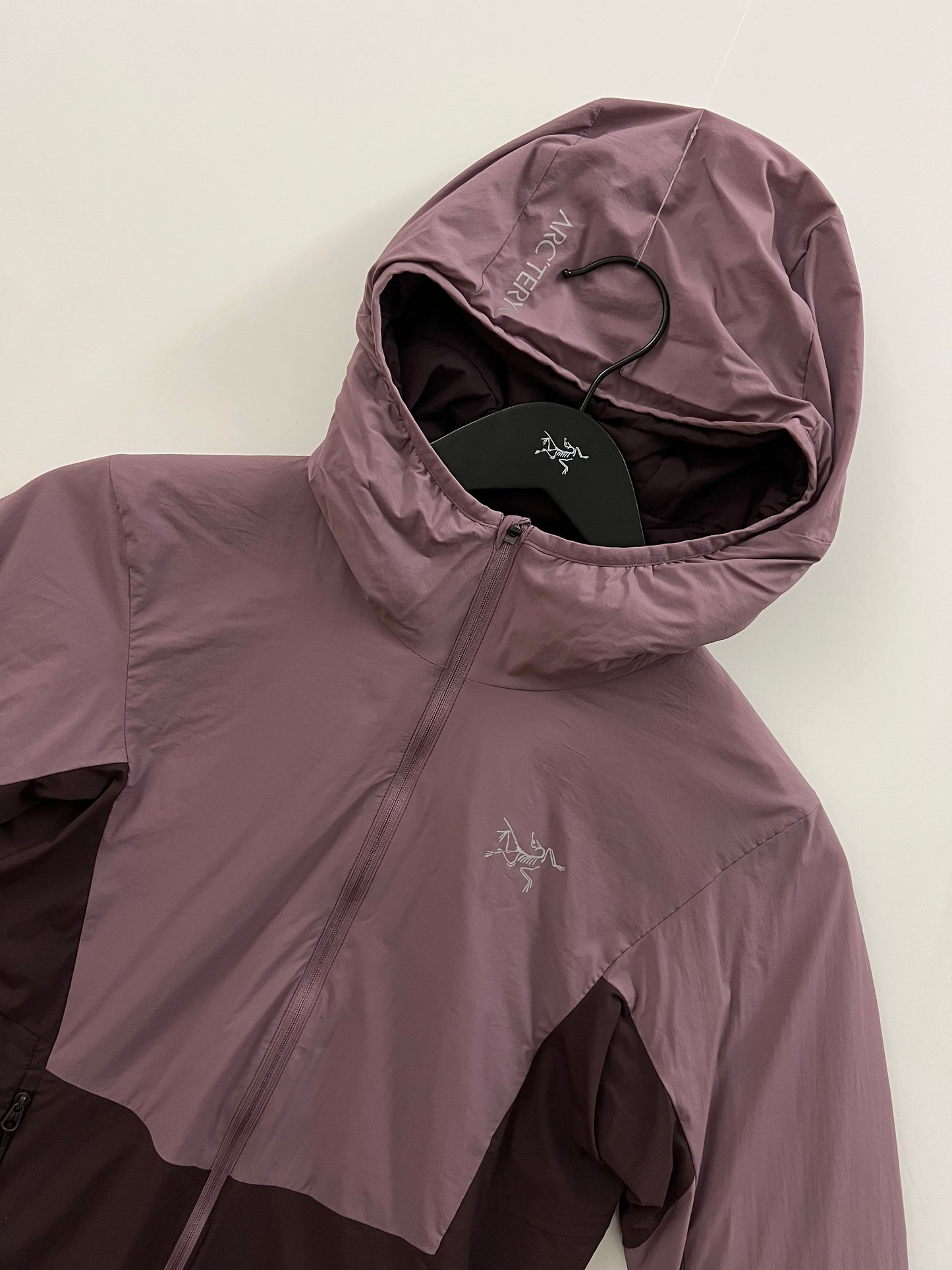 Arc’teryx Norvan Insulated Hoody Interstellar / Phantasm Women’s S Small