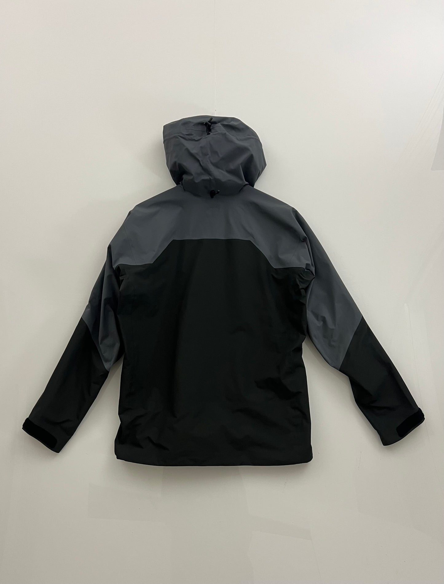 Arc’teryx Rush Jacket Tungsten Magnet Men’s L Large Gore-Tex Pro RECCO