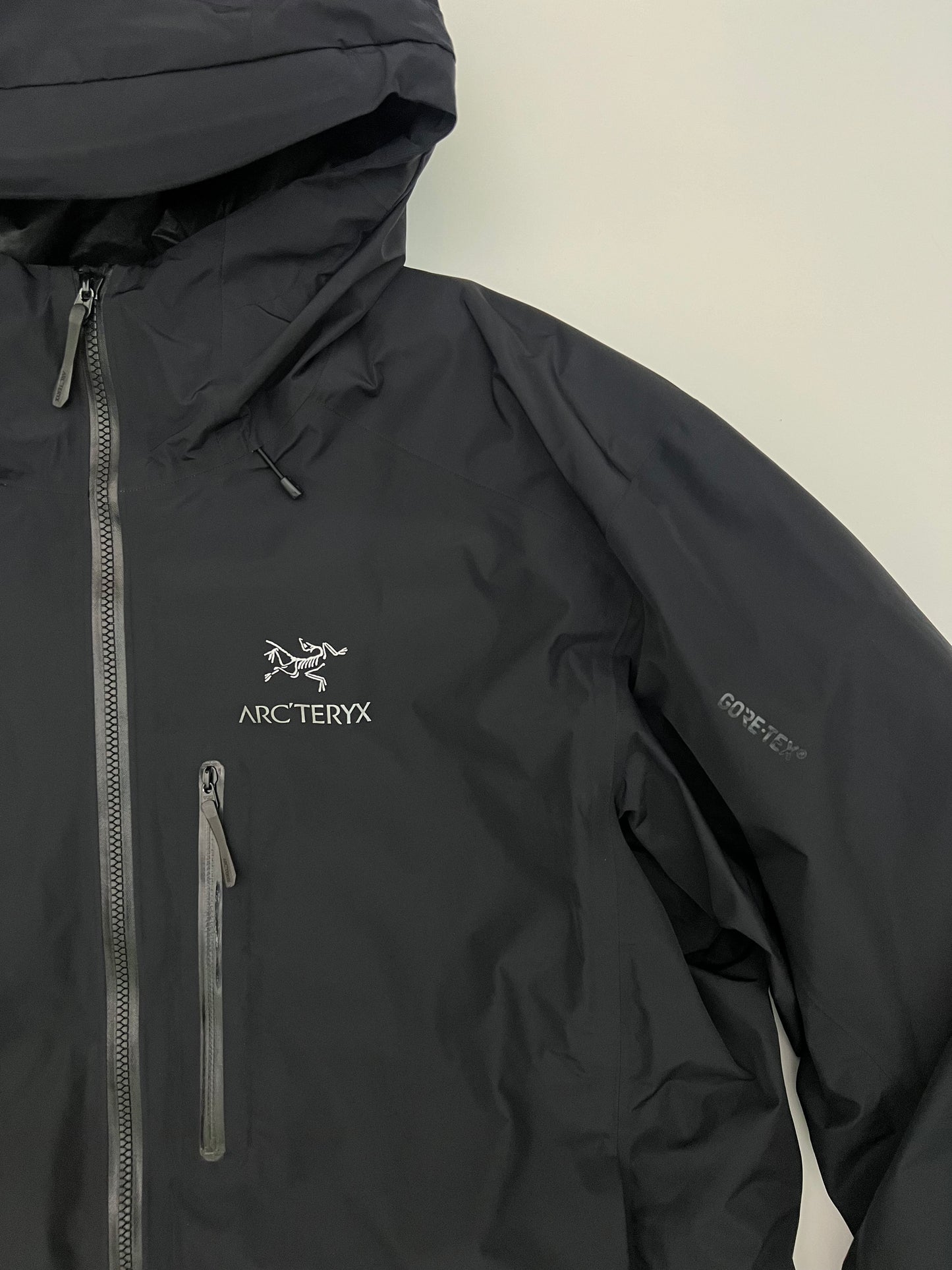 Arc’teryx Alpha IS Jacket Black Men’s XL Extra Large Gore-Tex Insulated