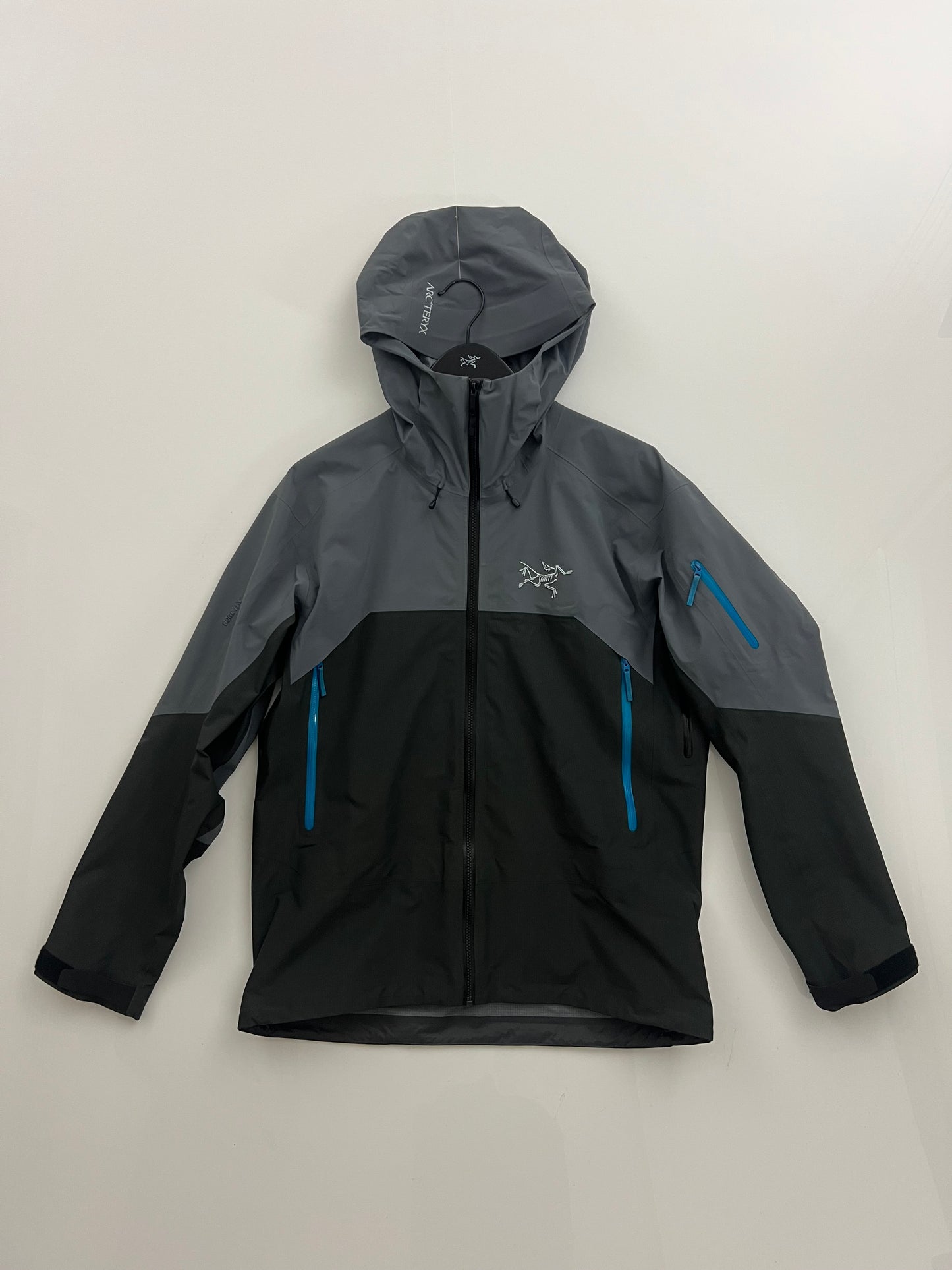 Arc’teryx Rush Jacket Tungsten Magnet Men’s L Large Gore-Tex Pro RECCO