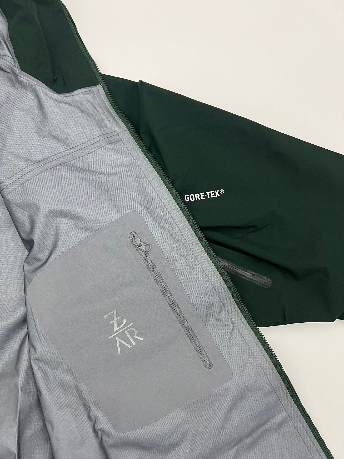 Arc’teryx Zeta AR Jacket Conifer Green Men’s XL Extra Large Gore-Tex