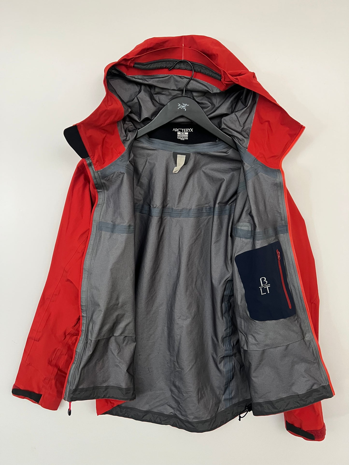 Arc’teryx Beta LT Jacket Men’s M Medium Gore-Tex Pro
