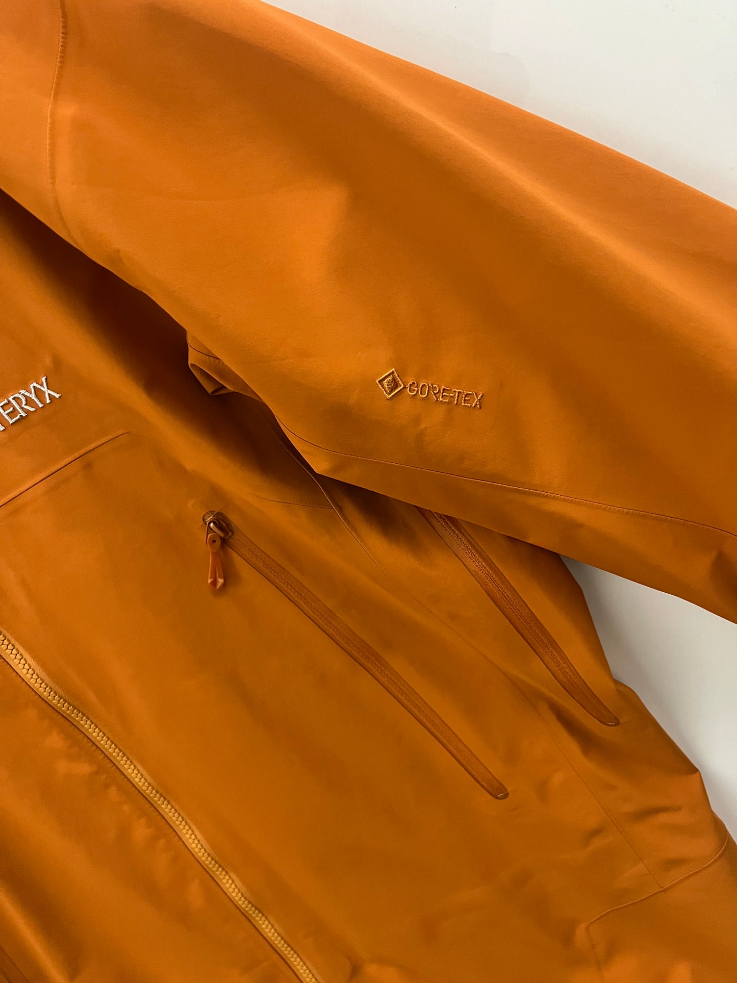 Arc’teryx Beta Long Jacket Revel Orange Men’s M Medium Gore-Tex