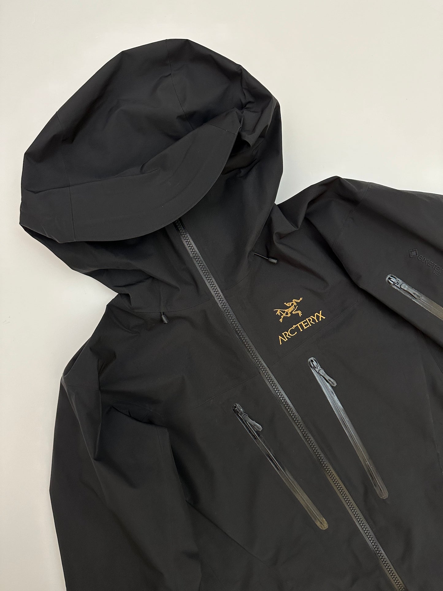 Arc’teryx Alpha SV Jacket 24K Black Men’s XS Extra Small Gore-Tex Pro RECCO