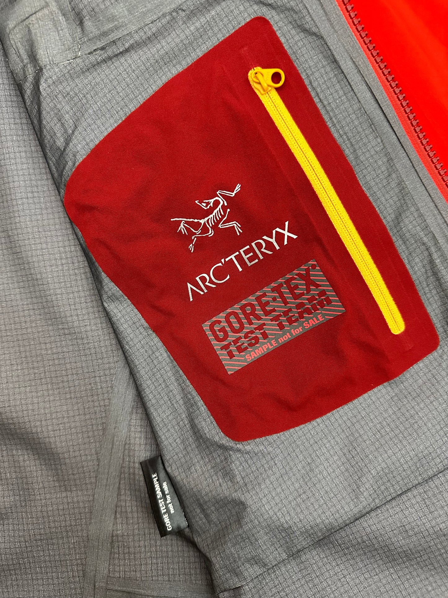 Arc’teryx Gore-Tex Pro Launch Jacket Red Men’s S Small