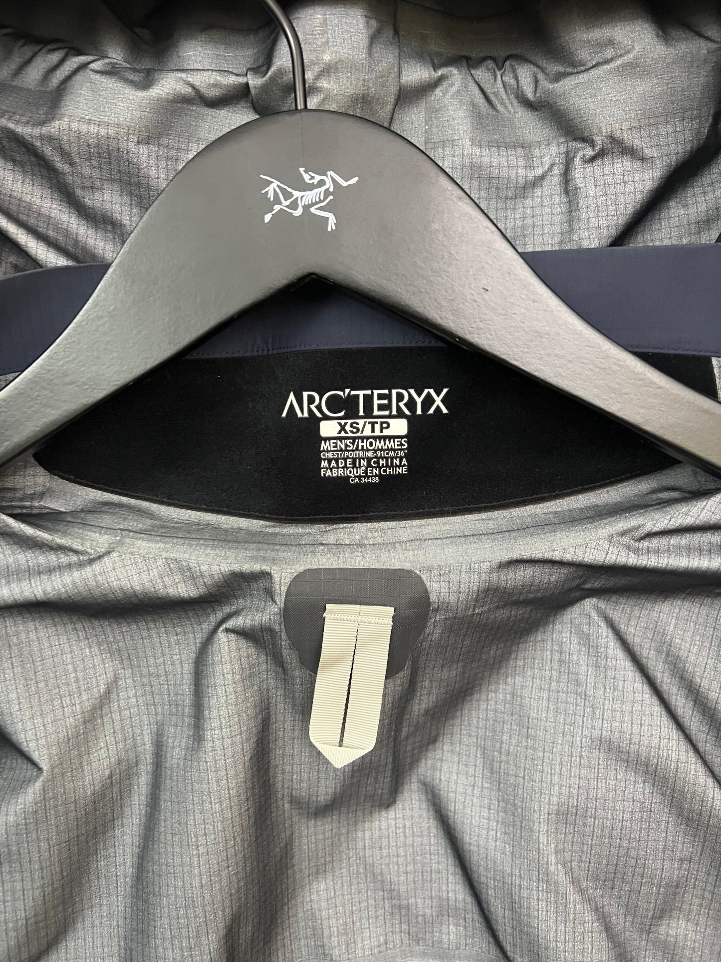 Arc’teryx Theta AR Jacket Admiral Blue Men’s XS Extra Small Gore-Tex Pro
