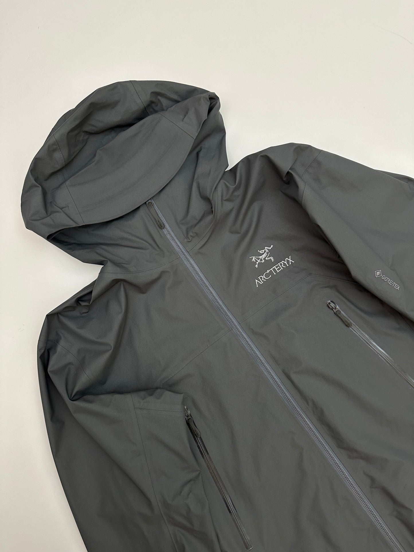 Arc’teryx Beta Jacket Cloud Grey Men’s S Small Gore-Tex
