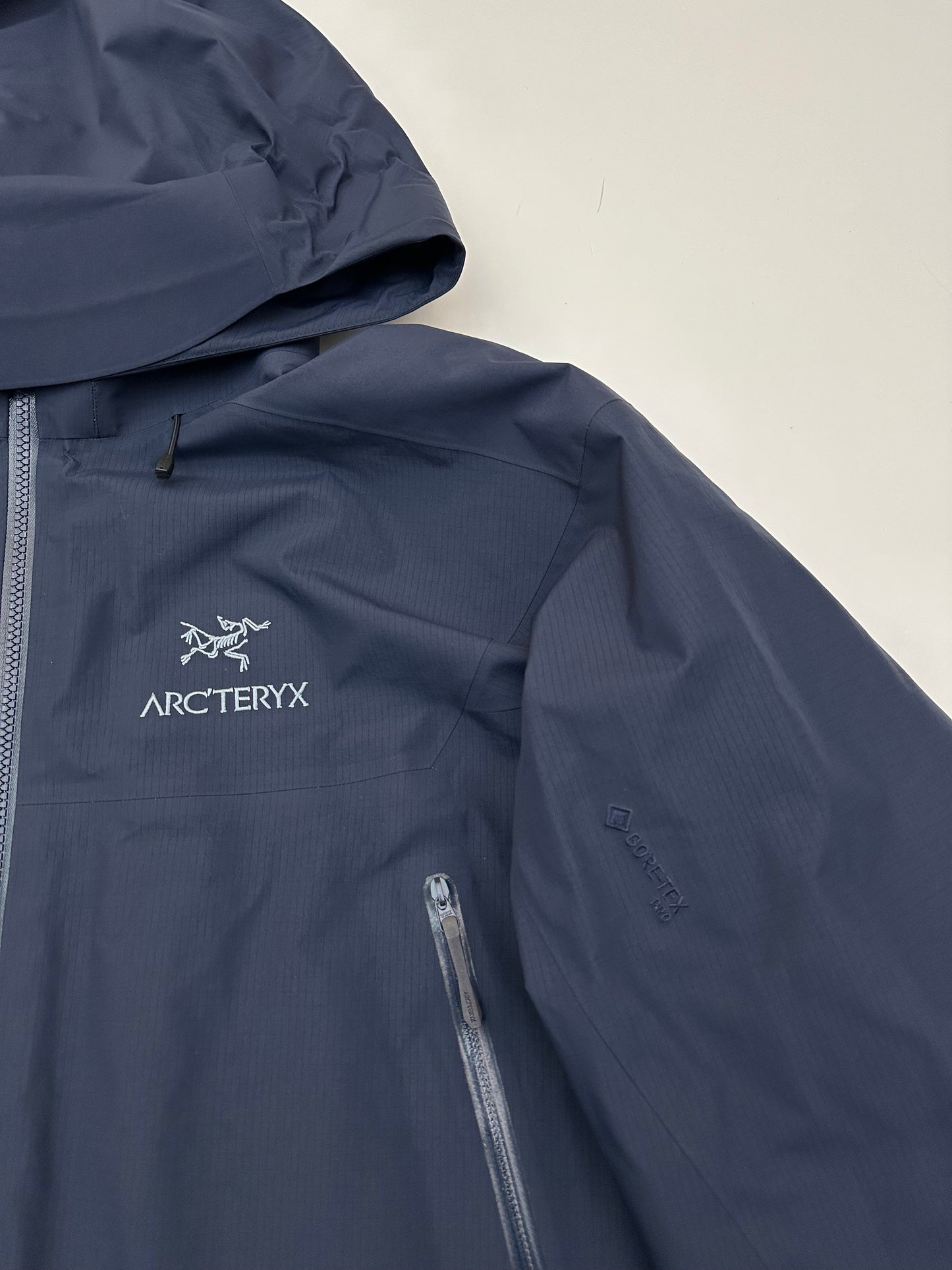Arc’teryx Beta AR Jacket TUI Blue Men’s XL Extra Large Gore-Tex Pro