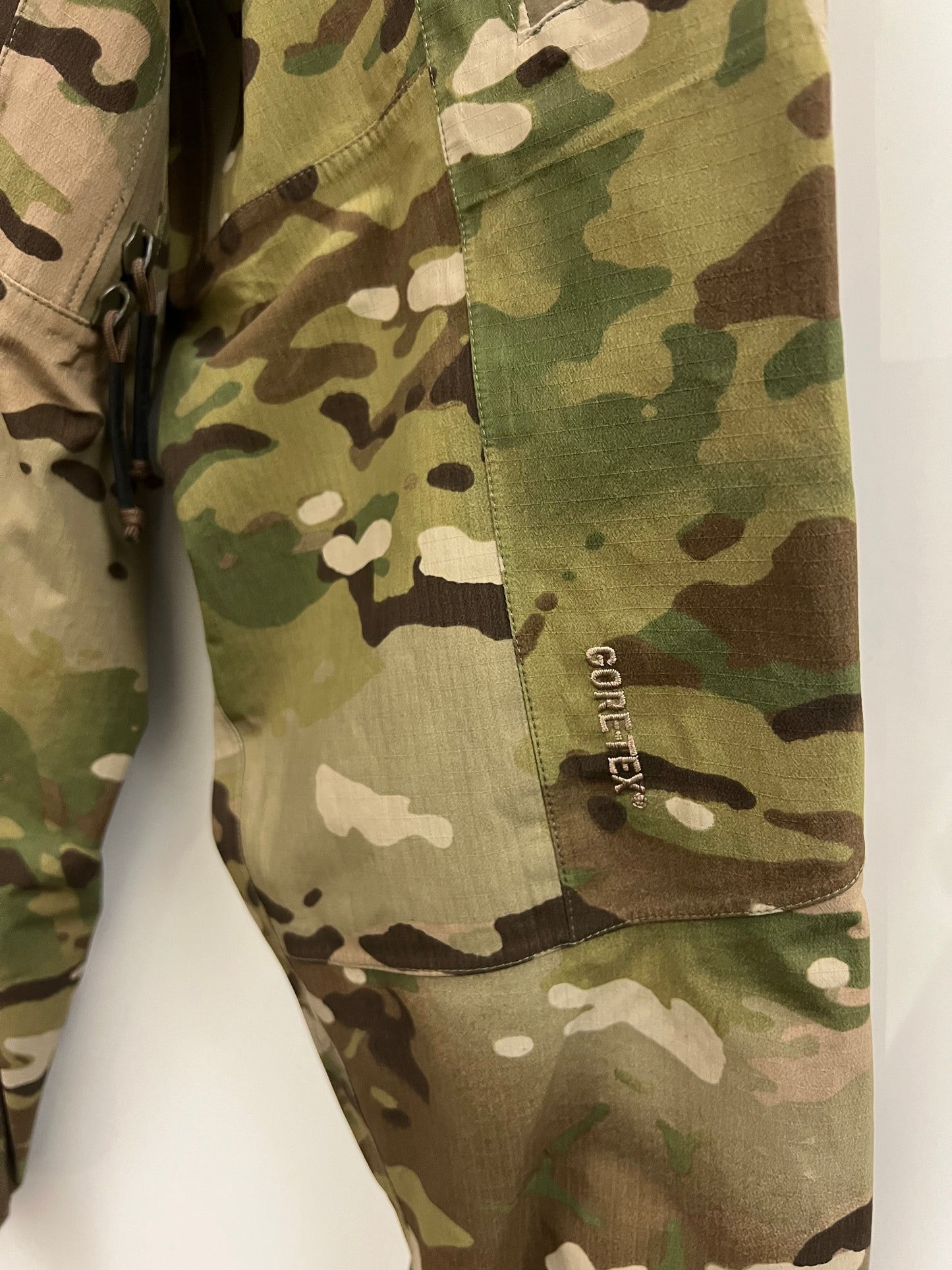 Arc’teryx LEAF Alpha Parka Jacket Multicam Men's M Medium Gore-Tex