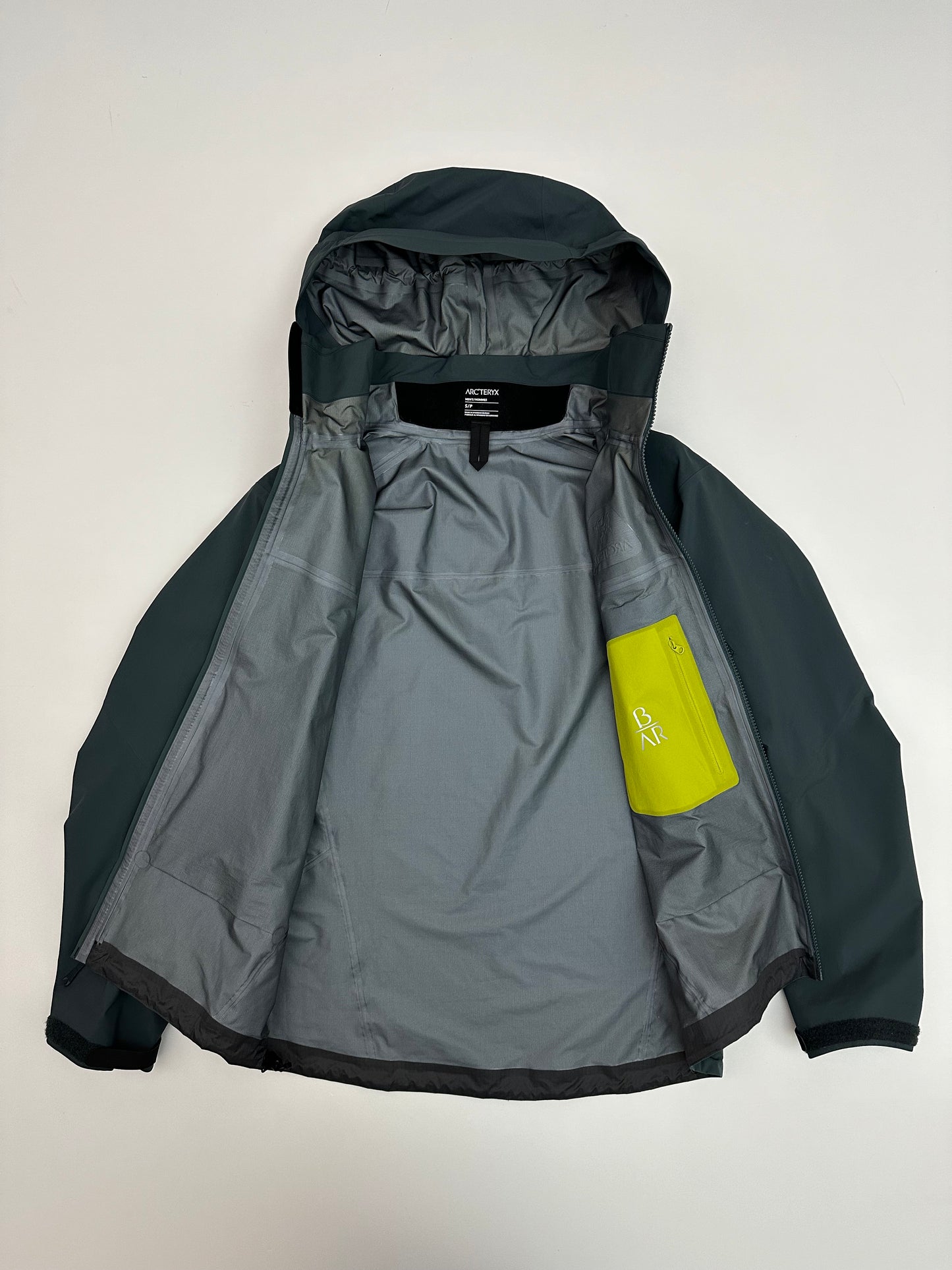 Arc’teryx Beta AR Jacket Paradox Men’s S Small Gore-Tex Pro RECCO