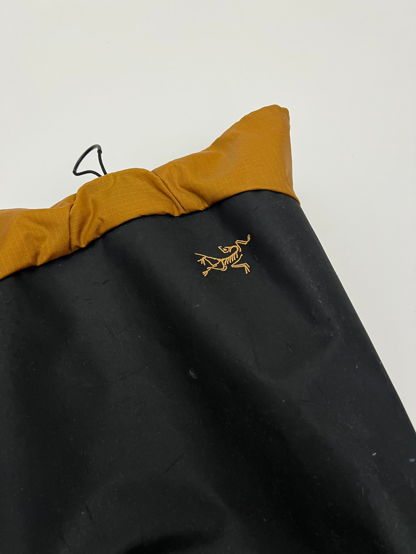 Arc’teryx Arro 20 Bucket Bag Realm