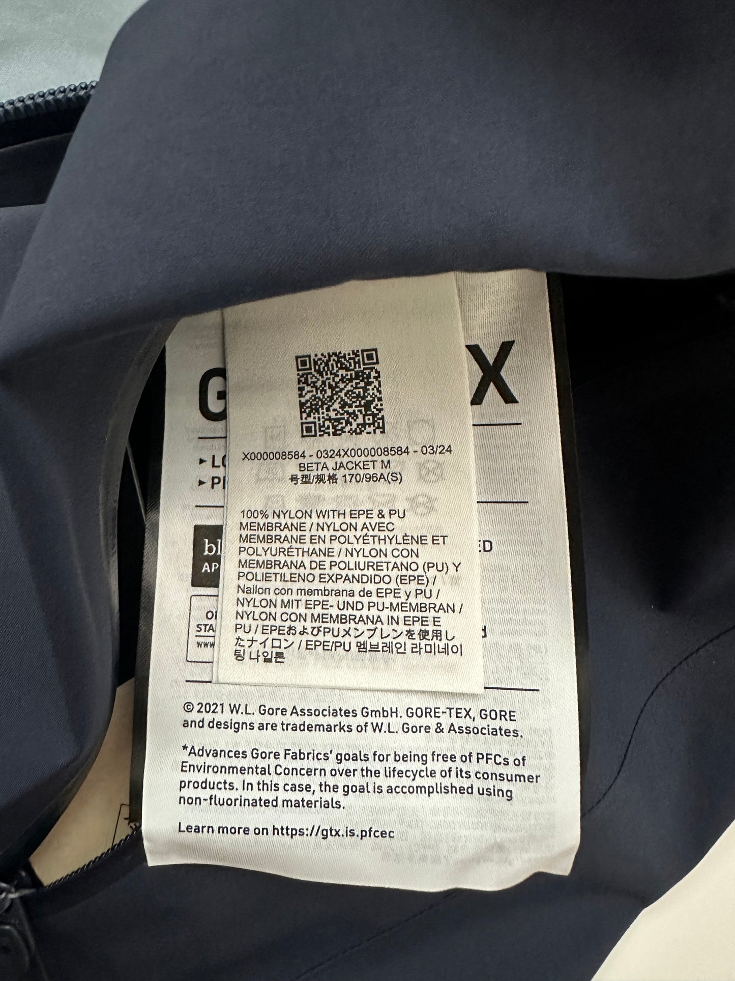 Arc’teryx Beta Jacket Black Sapphire Men's S Small Gore-Tex