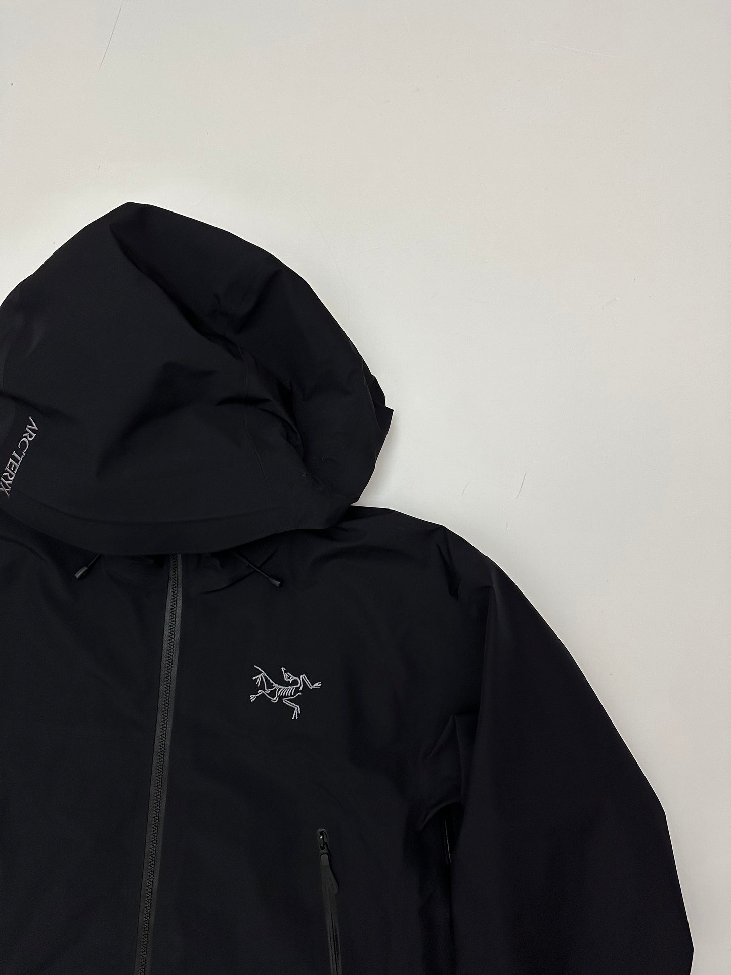 Arc’teryx Beta Lightweight Jacket Black Men’s S Small Gore-Tex RECCO