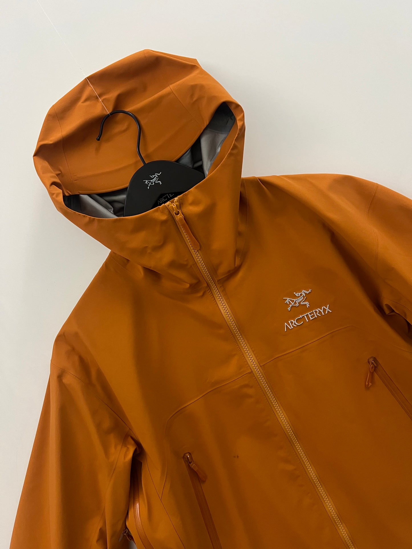 Arc’teryx Beta Long Jacket Revel Orange Men’s M Medium Gore-Tex
